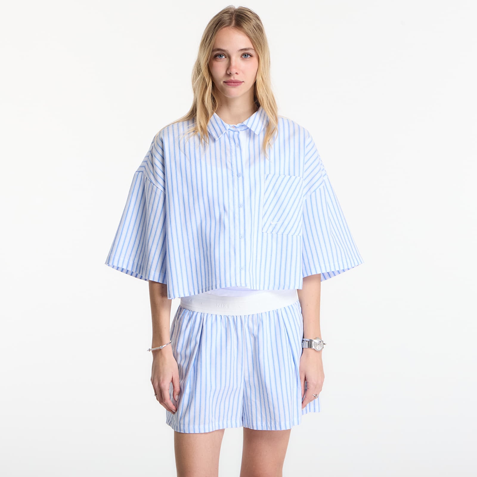 Cămașă de damă Nike Sportswear Chill Poplin Women's Oversized Short-Sleeve Top Lt Photo Blue/ Hydrogen Blue/ Summit White