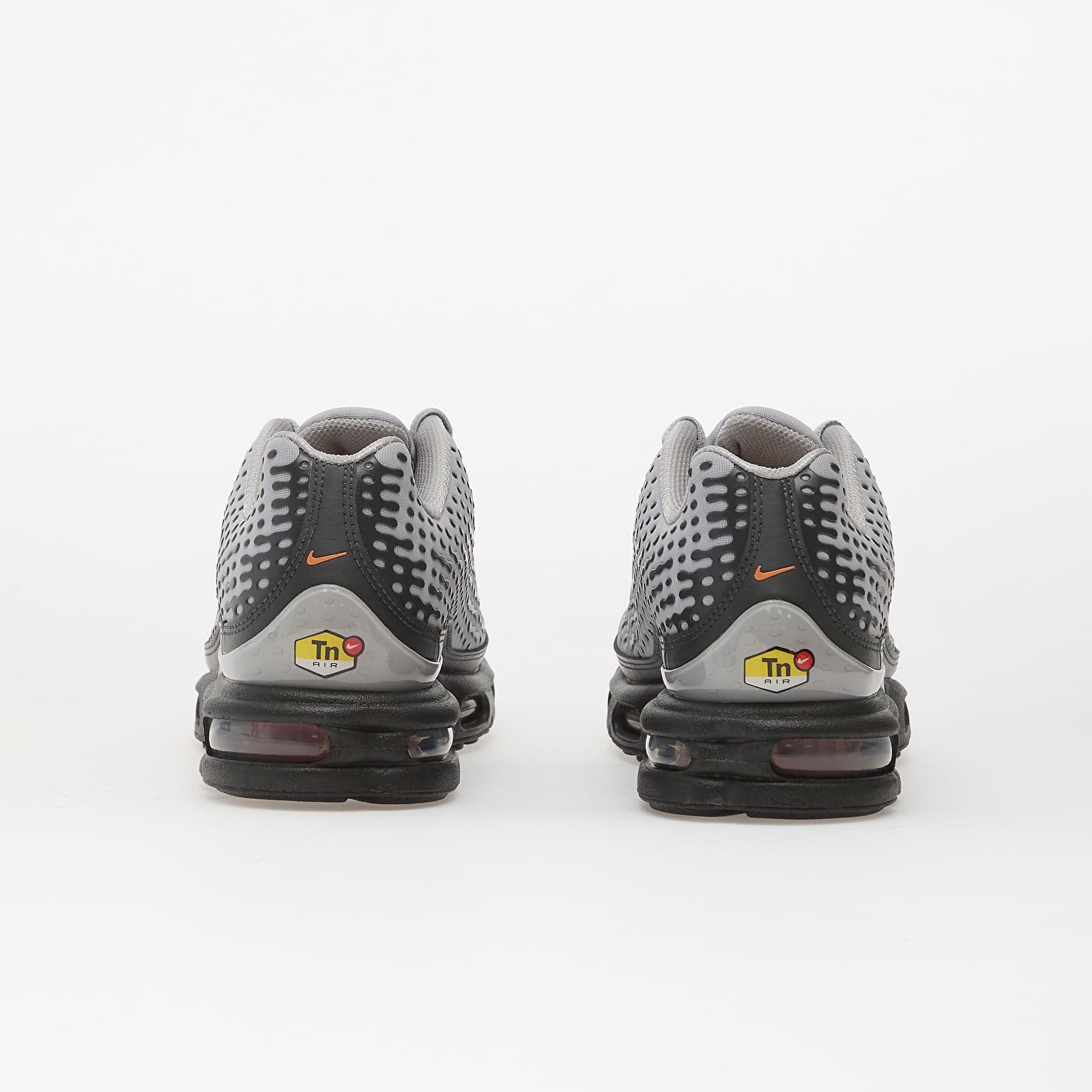 Sneakers och skor för män Nike Air Max Plus Vii Lt Smoke Grey/ Hot Curry-Dk Smoke Grey