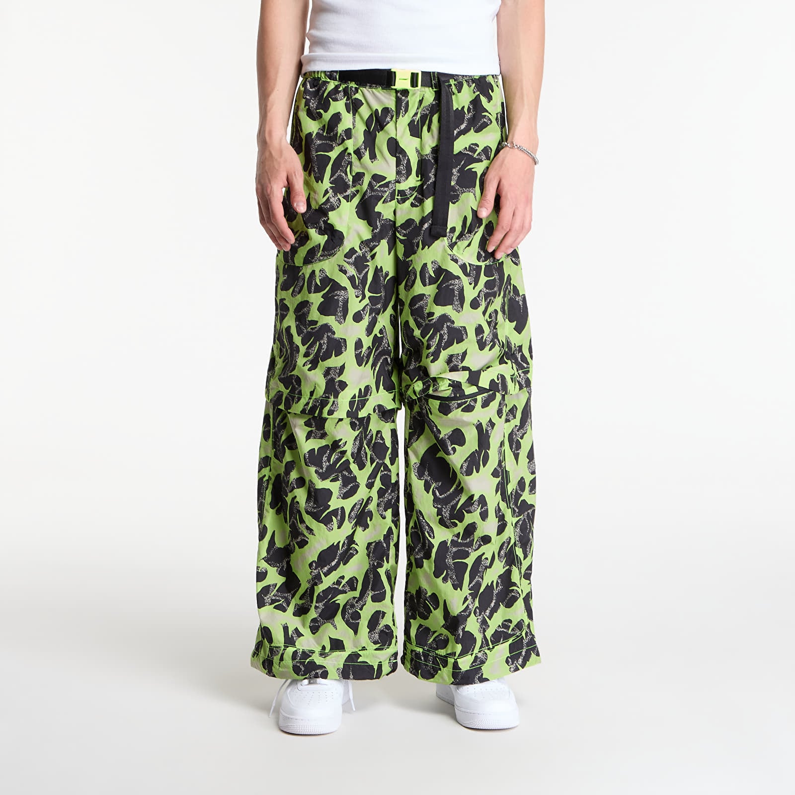 Bukser til mænd Nike Project F.R.O.G. Men's Woven Convertible Pants Cream Ii/ Volt Ice/ Volt Ice
