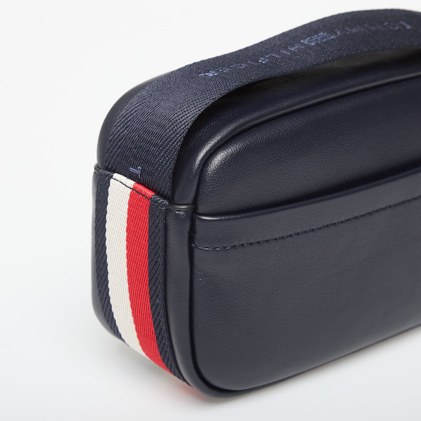 Torby przez ramię Tommy Hilfiger Logotape Camera Bag Space Blue Corp