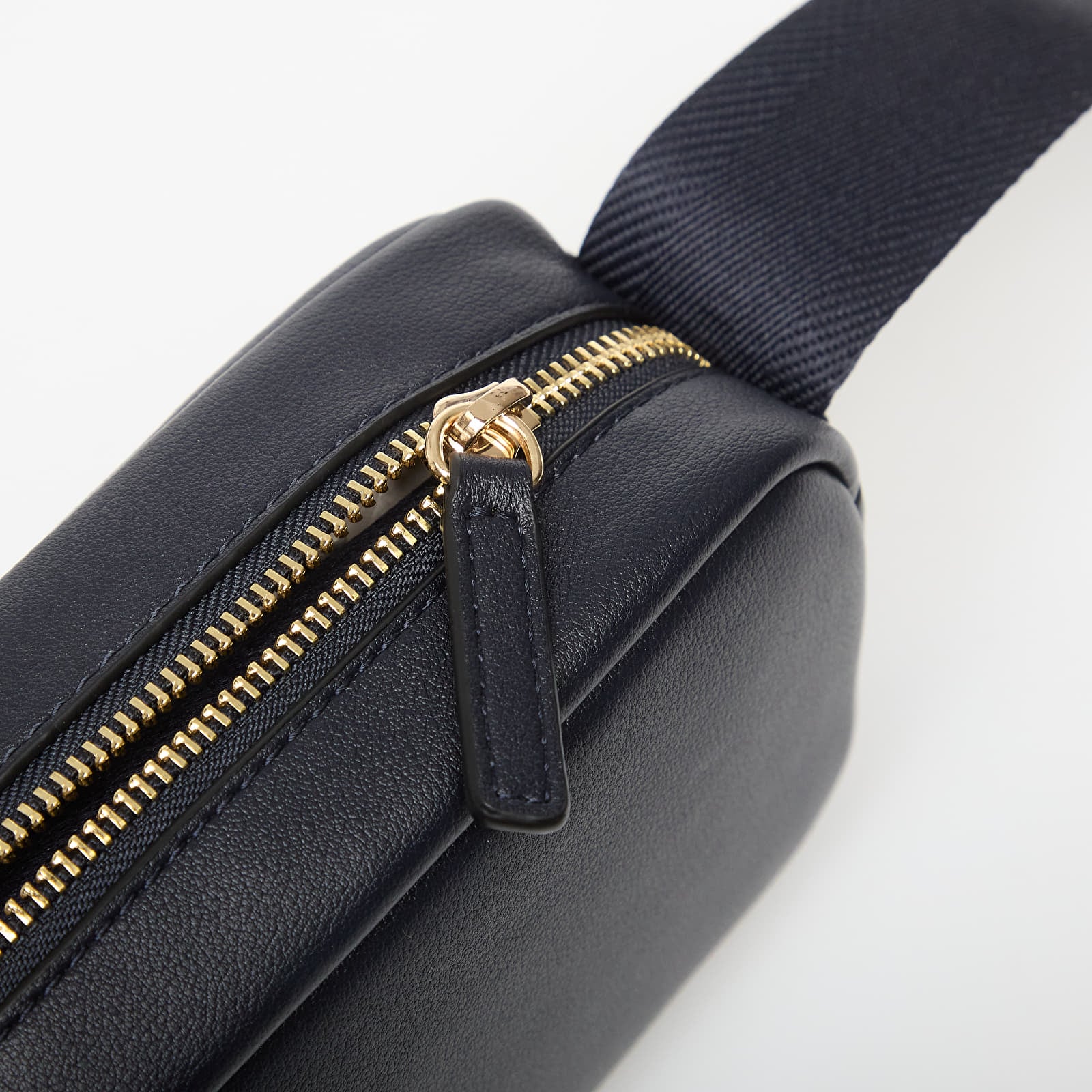 Torby przez ramię Tommy Hilfiger Logotape Camera Bag Space Blue Corp