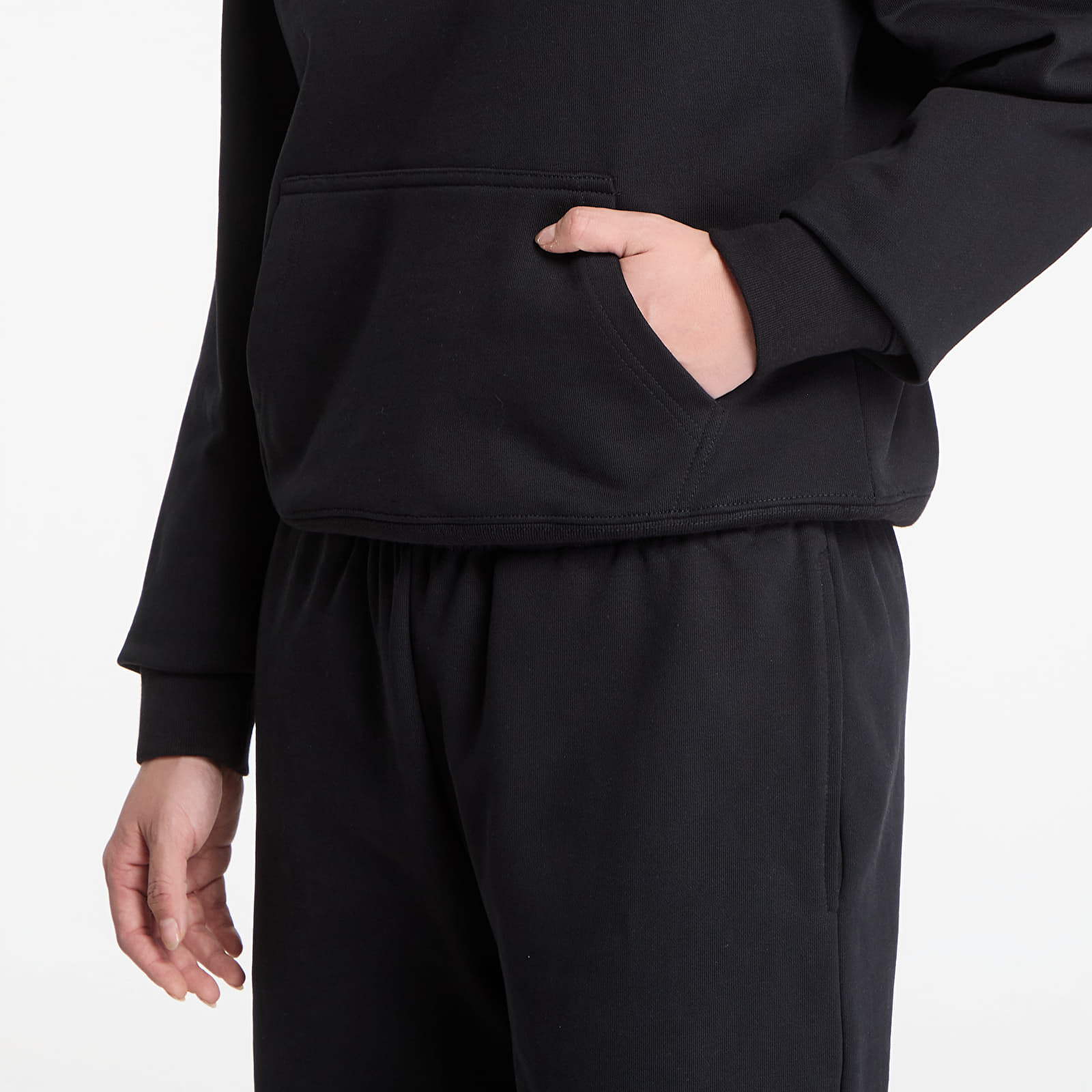 Dukserice Queens Women's Sweats Essential Hoodie Black