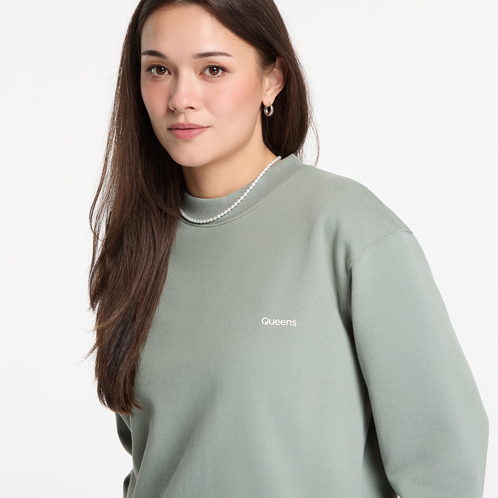 Bluzy Queens Women's Sweats Essential Crewneck Leaf