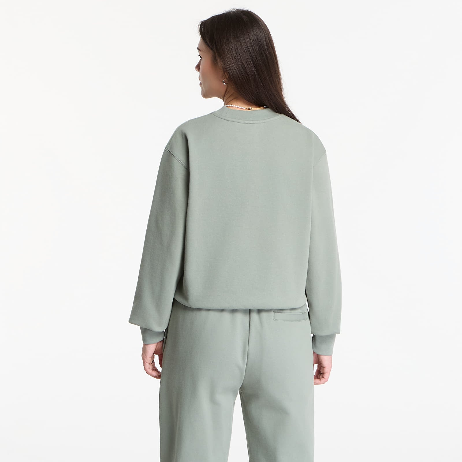 Bluzy Queens Women's Sweats Essential Crewneck Leaf