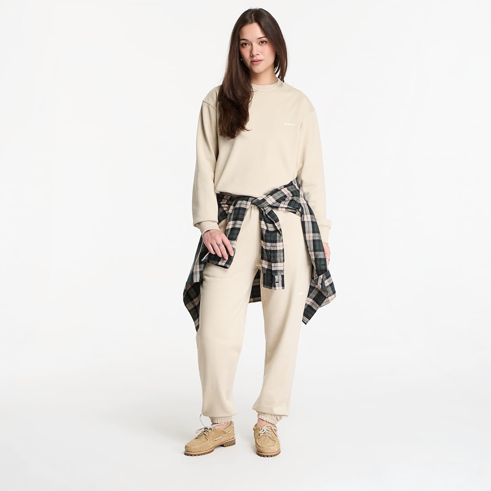 Bluzy Queens Women's Sweats Essential Crewneck Sand