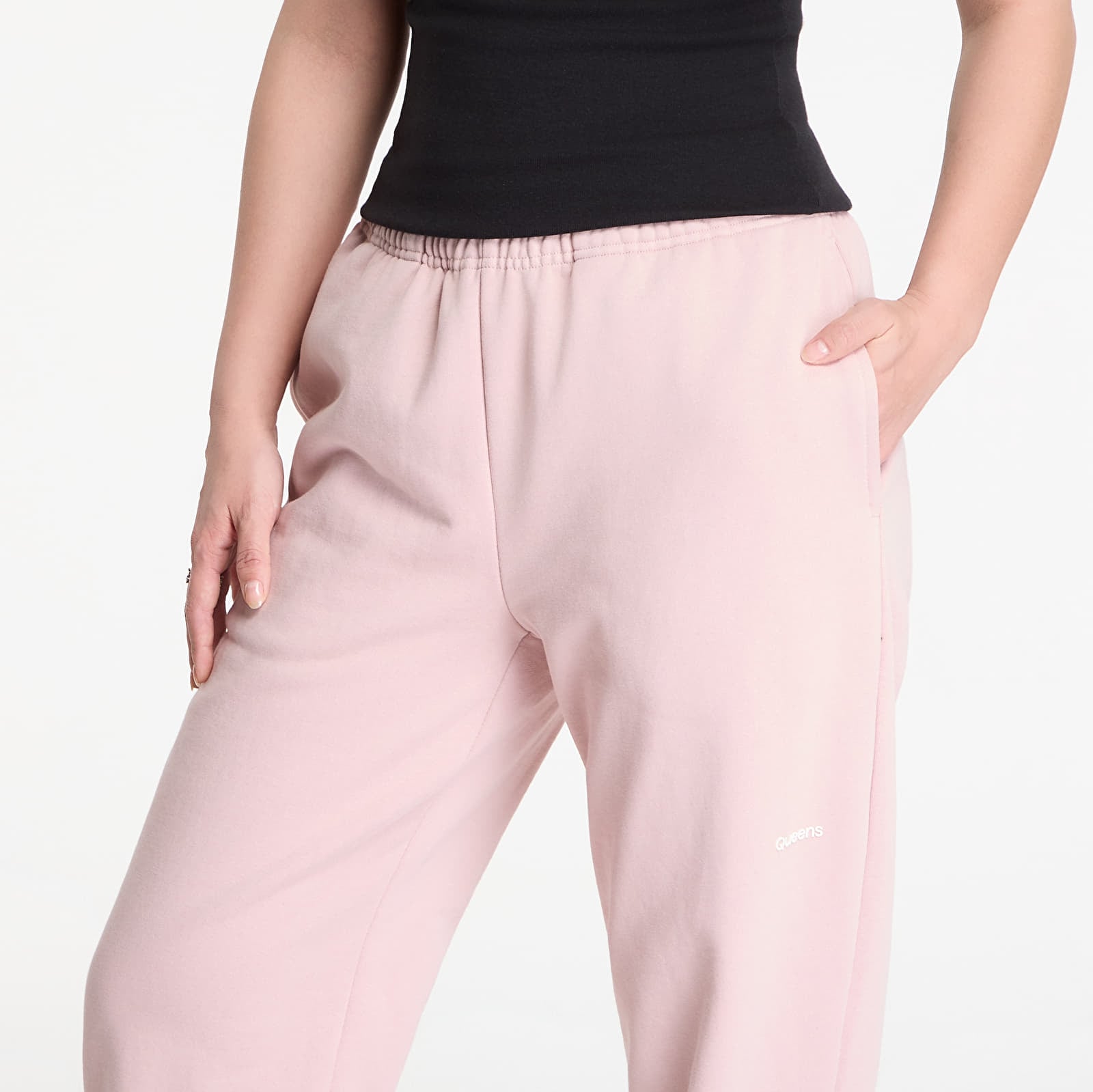 Spodnie dresowe Queens Women's Sweats Essential Sweatpants Dust Pink