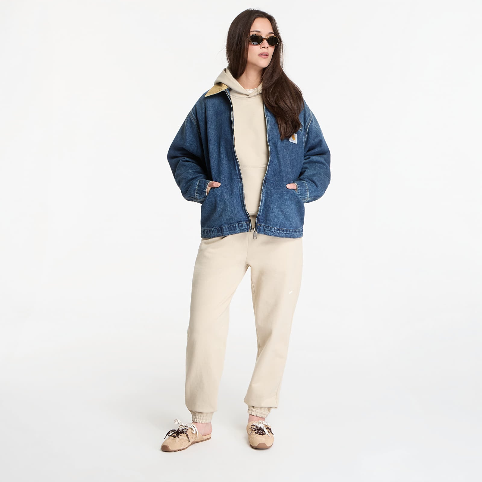 Bluzy Queens Women's Sweats Essential Hoodie Sand