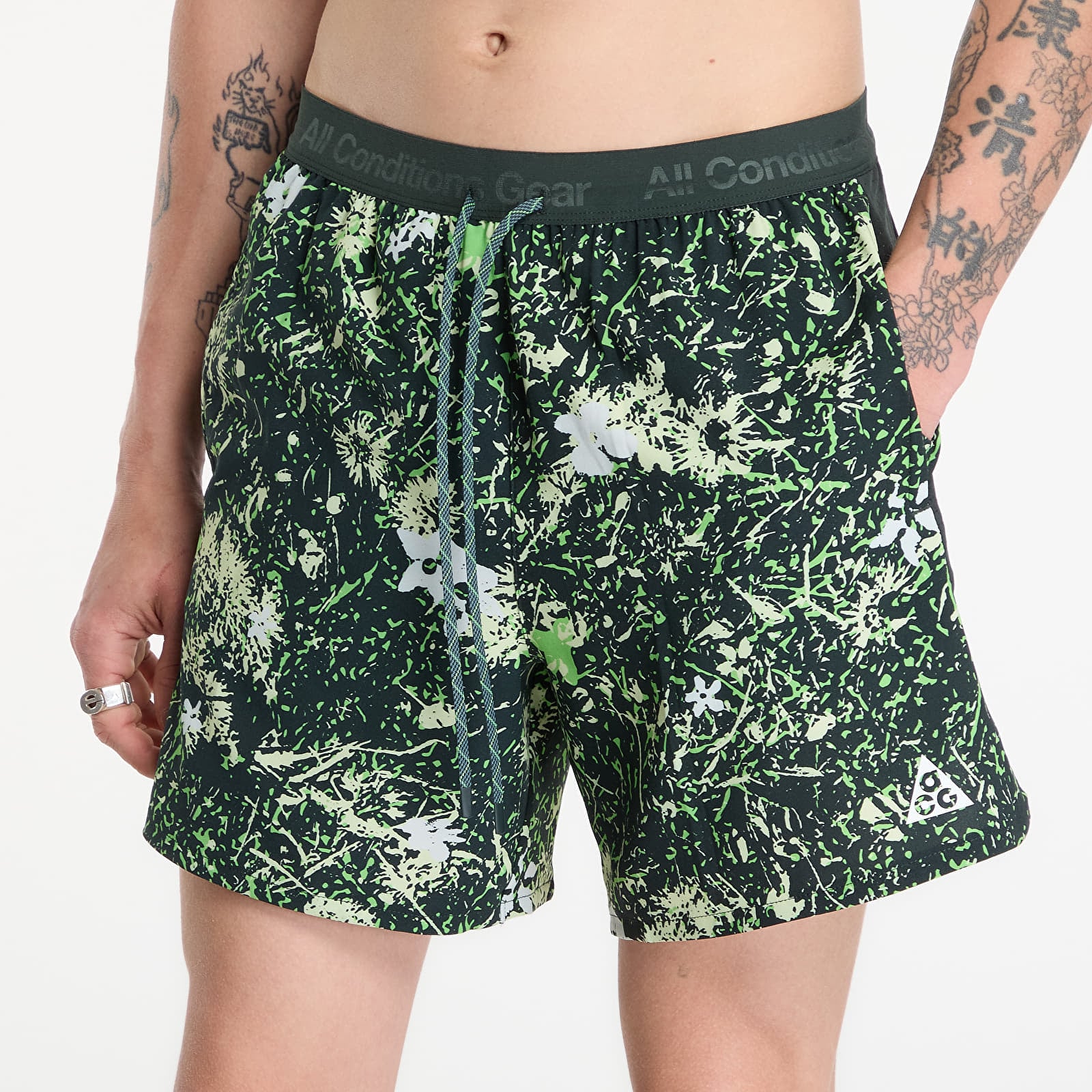 Moške kratke hlače Nike ACG "Second Sunrise" Men's Dri-FIT 6" Shorts Mean Green/ Black Spruce/ Summit White