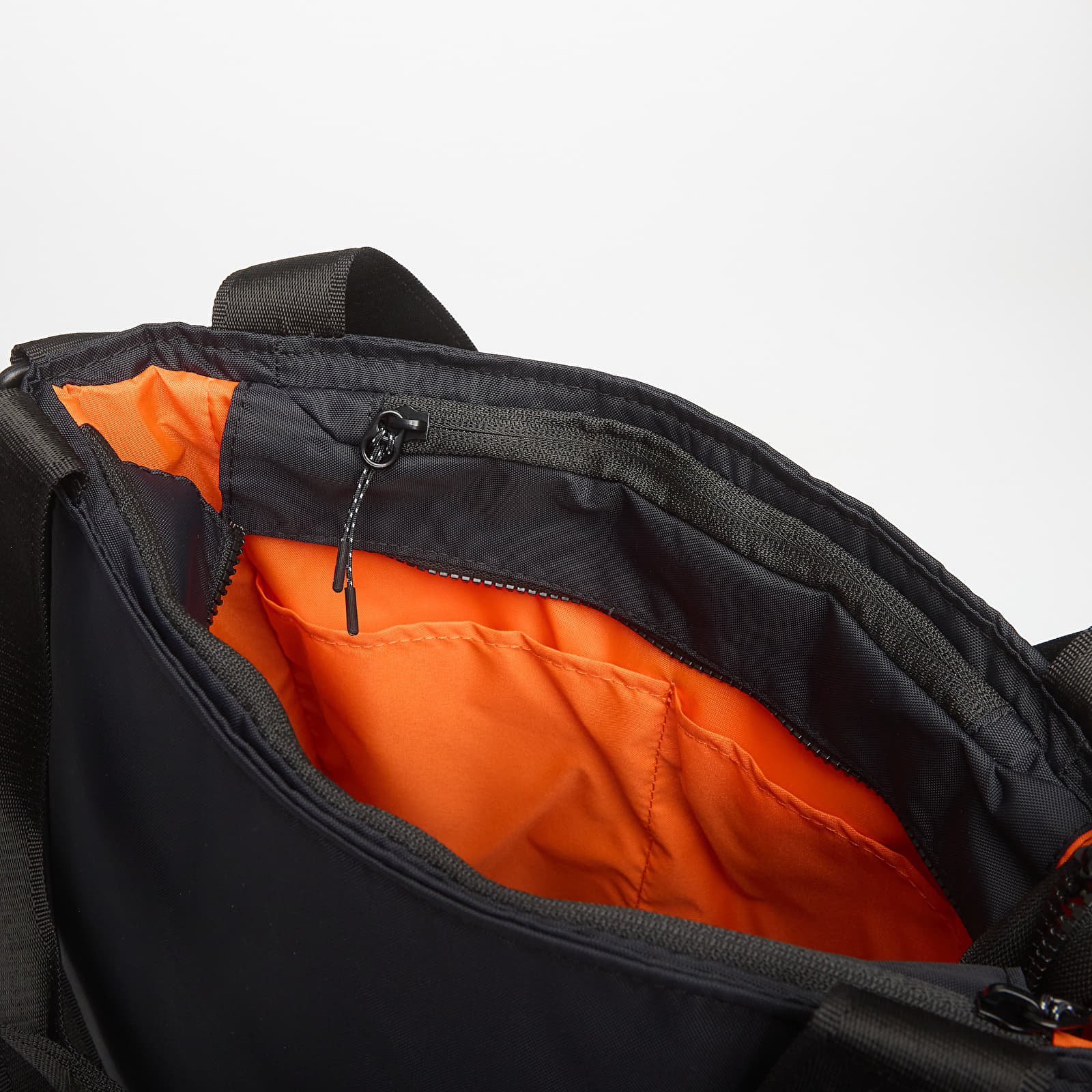 Umhängetaschen für Männer Nike Sportswear Commute Tote Bag 20L Black/ Black/ Anthracite