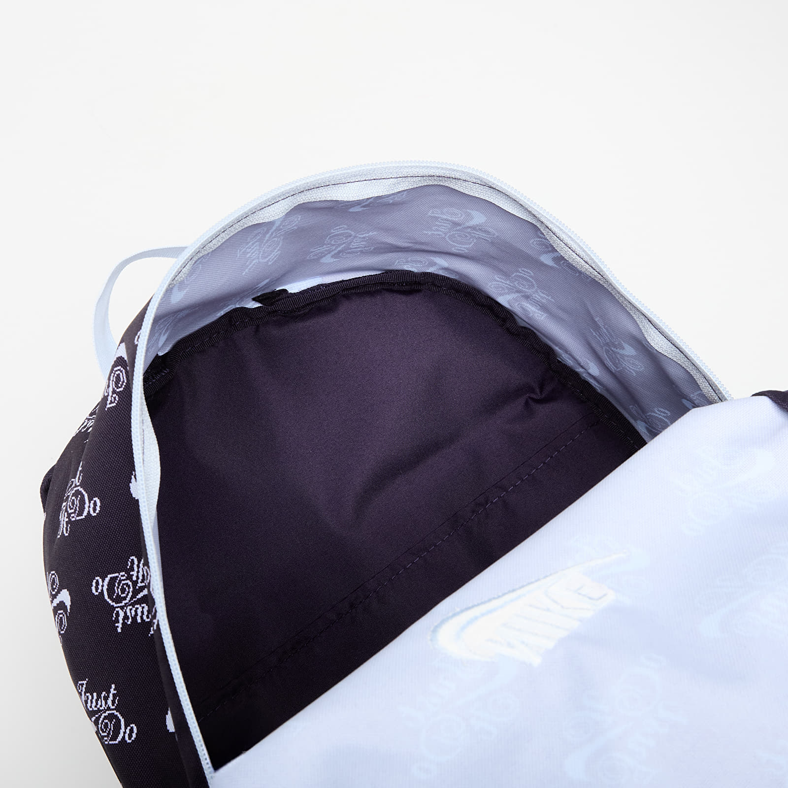 Férfi hátizsákok Nike Heritage Backpack 23L Purple Dynasty/ Hydrogen Blue