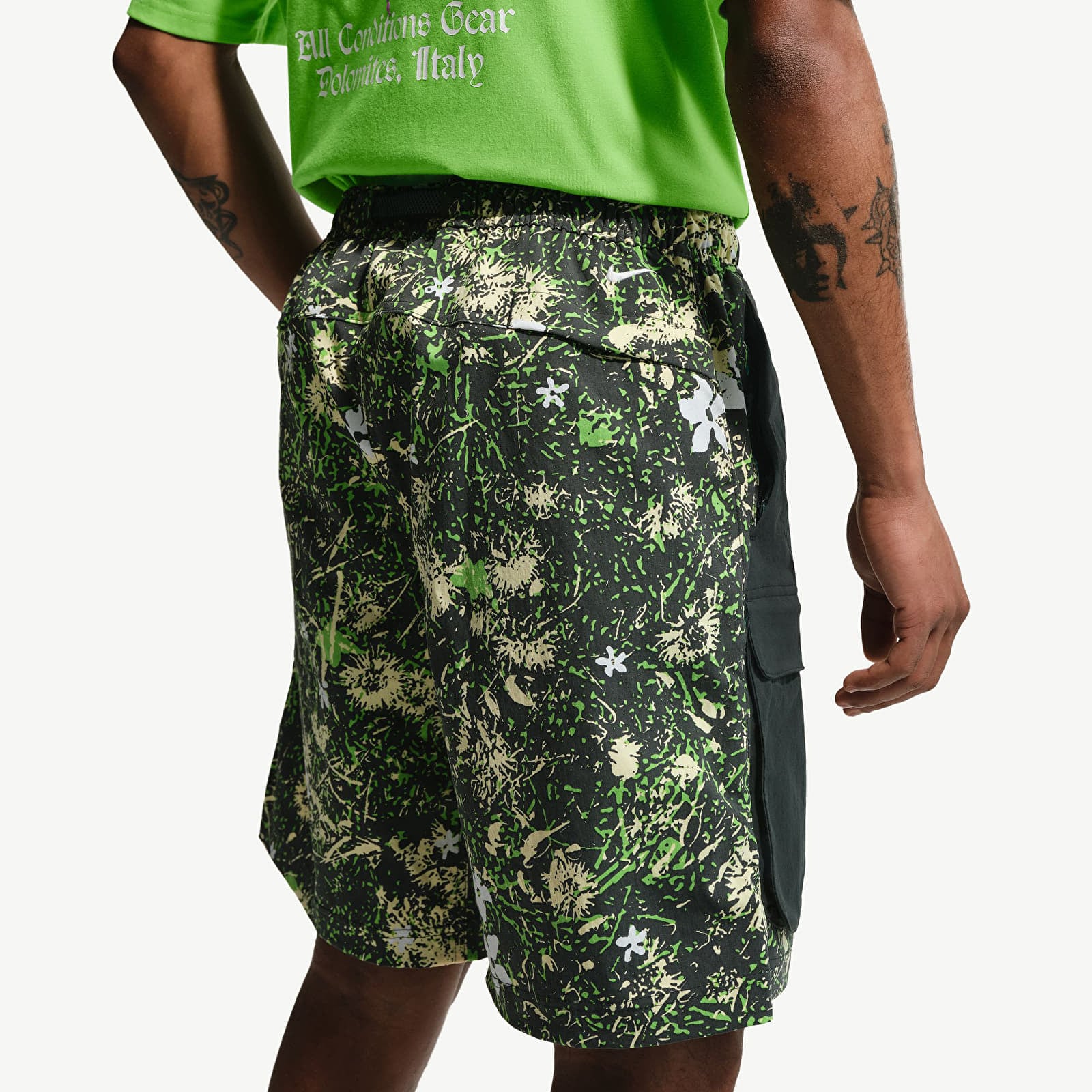 Férfi sortok Nike ACG "Smith Summit" Men's Shorts Black Spruce/ Mineral Slate/ Summit White