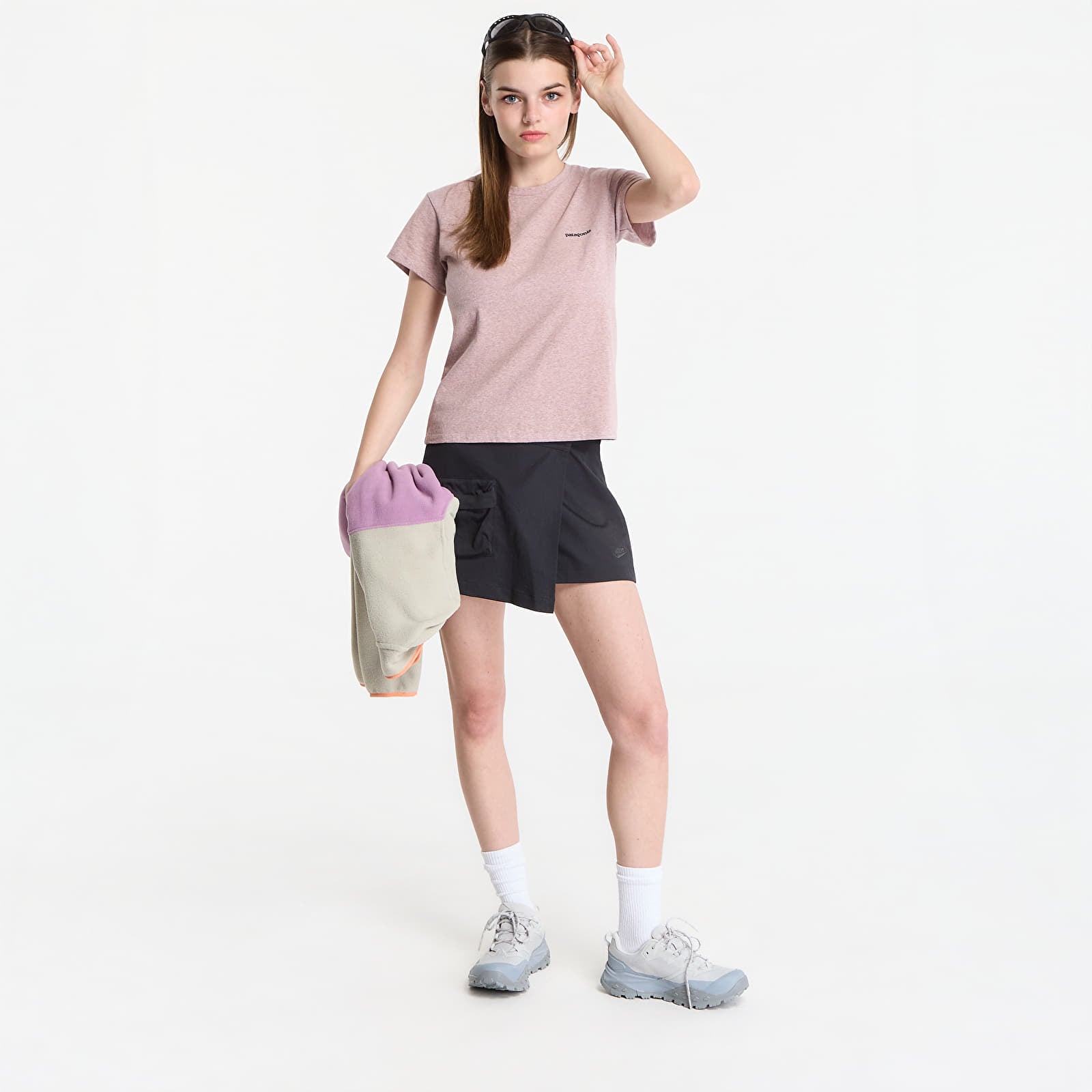 T-skjorter Patagonia W'S P-6 Logo Responsibili-Tee Quiet Violet