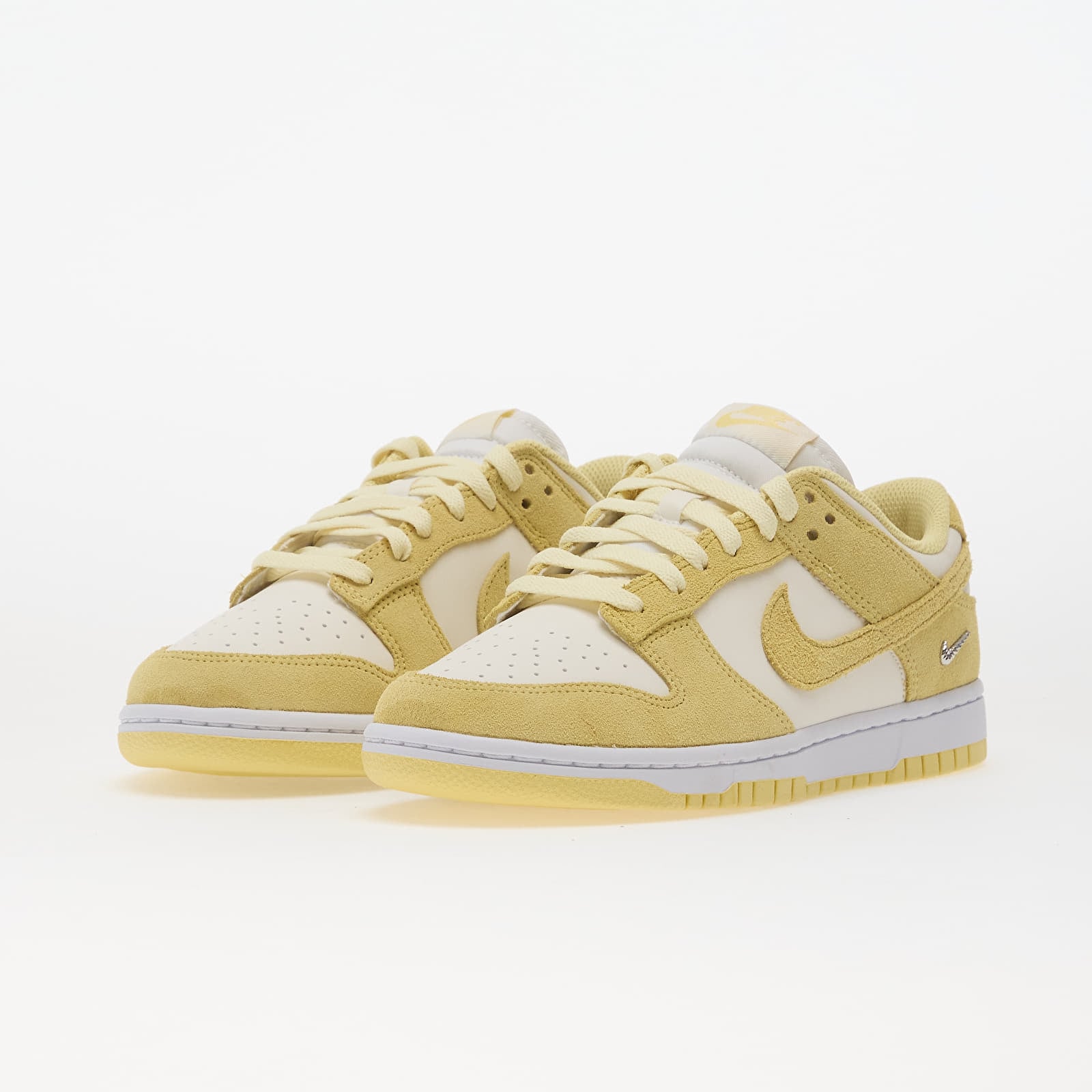 Sneakers und Schuhe für Frauen Nike Dunk Low Sail/ Soft Yellow-White-Metallic Silver