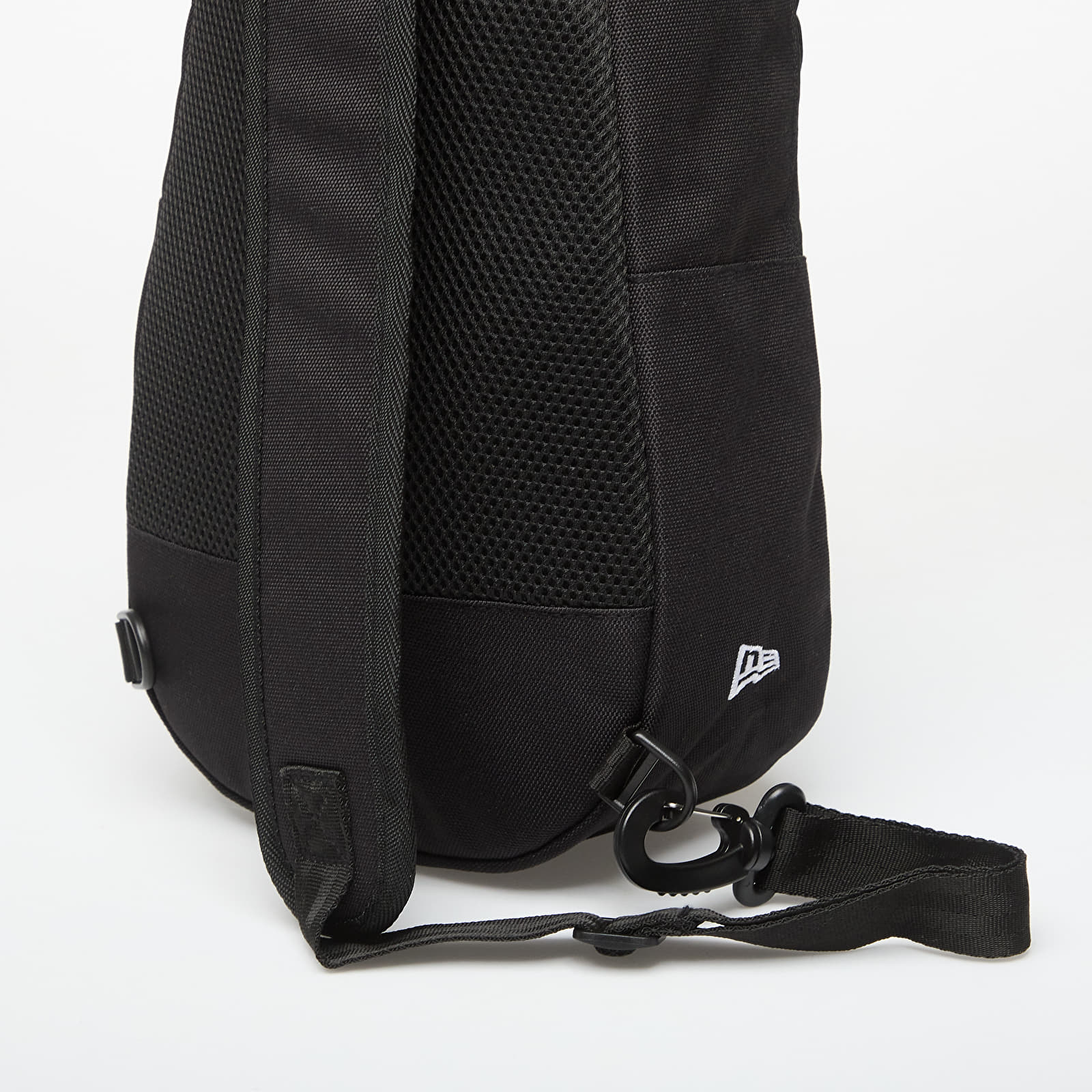 Miesten olkalaukut New Era Cross Body Sling Bag Black