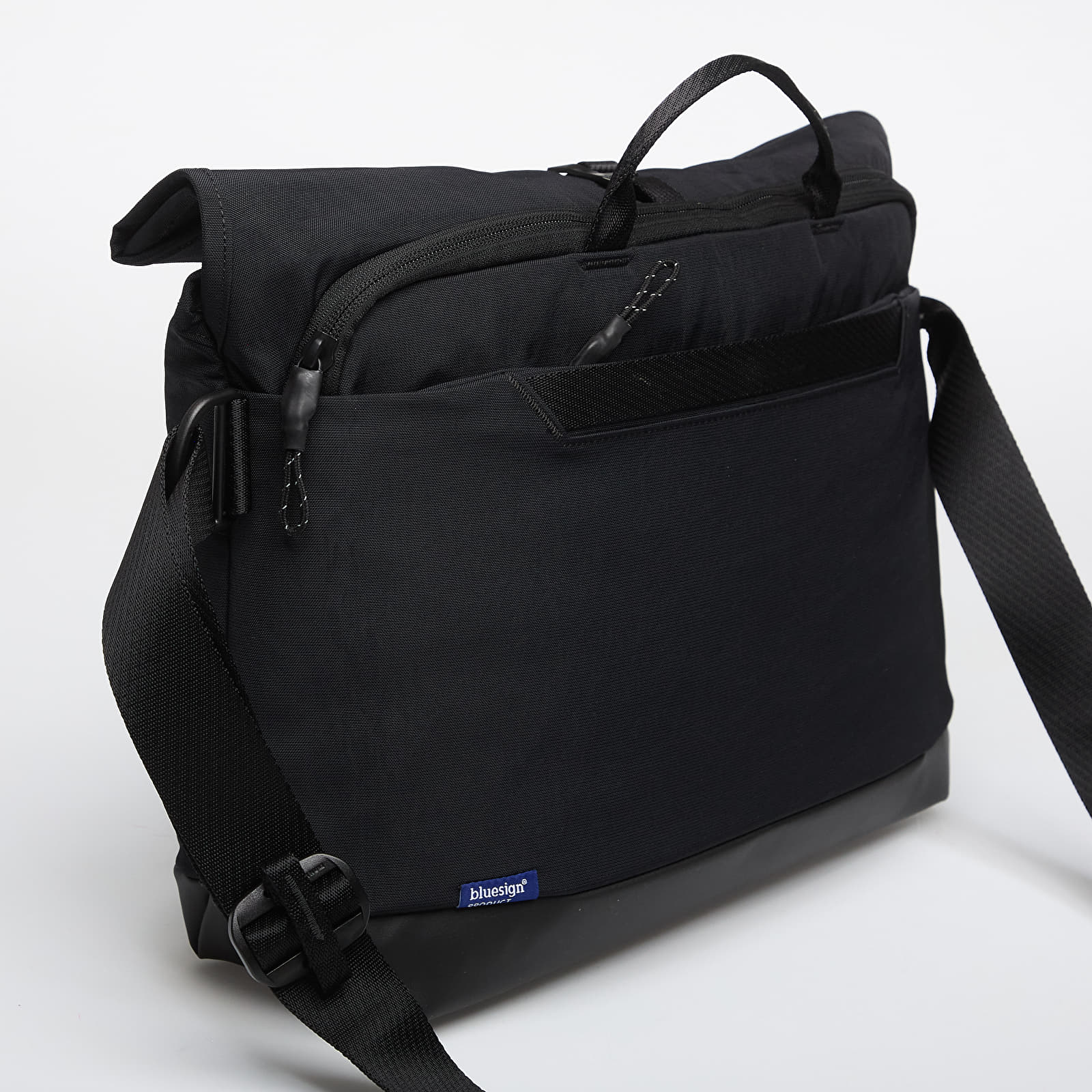 Moške torbe za na ramo Thule Paramount Crossbody 14L Black
