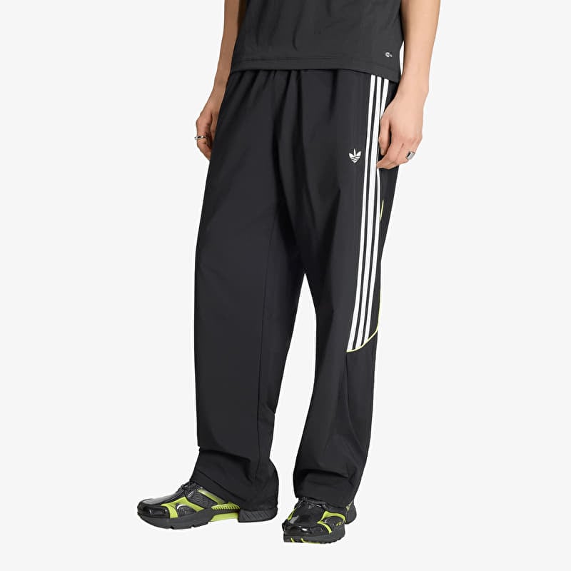 Тренировочные штаны adidas Teamgeist 26 Trackpant Black/ White