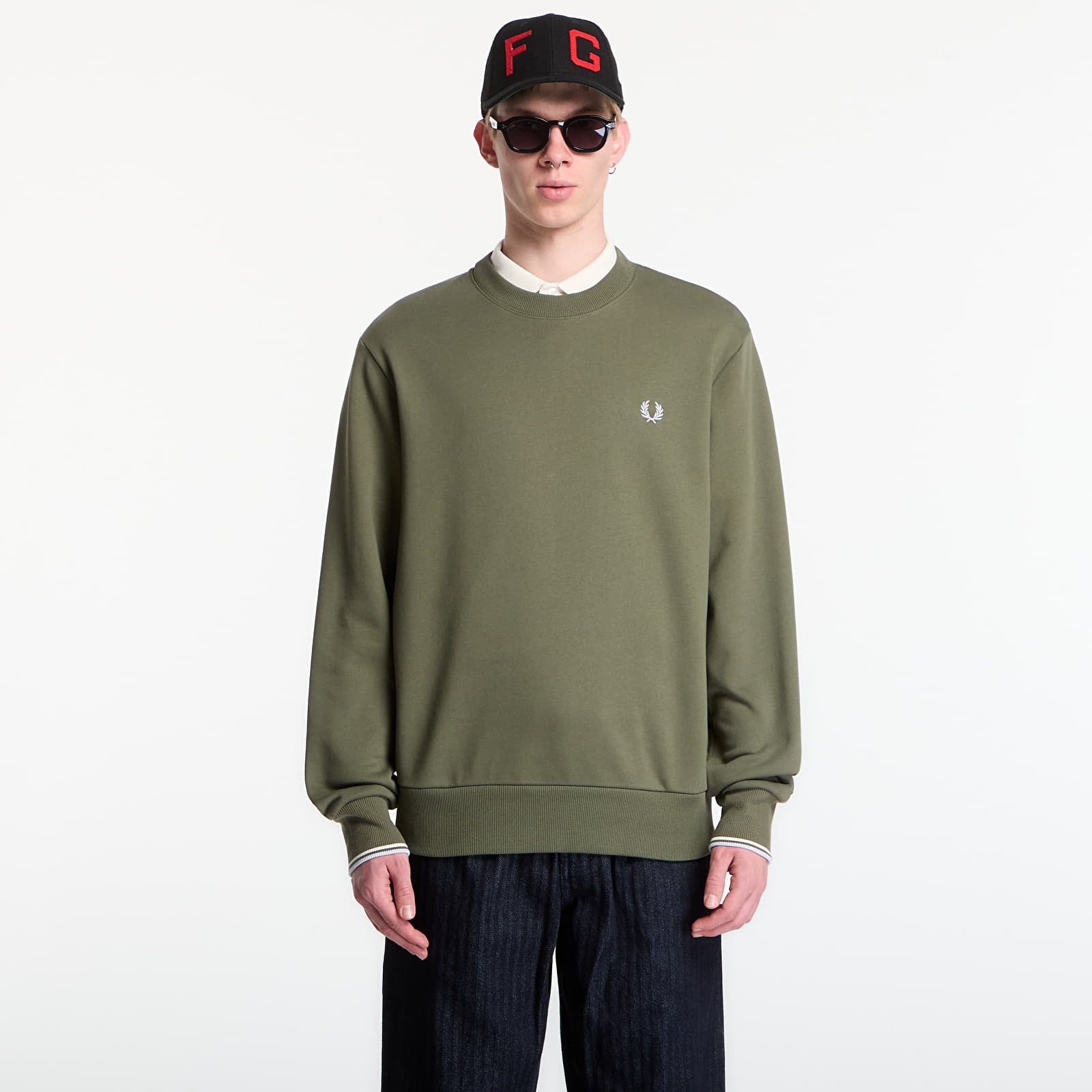 Mikinas ar kapuci un sporta krekli Fred Perry Crew Neck Sweatshirt Green