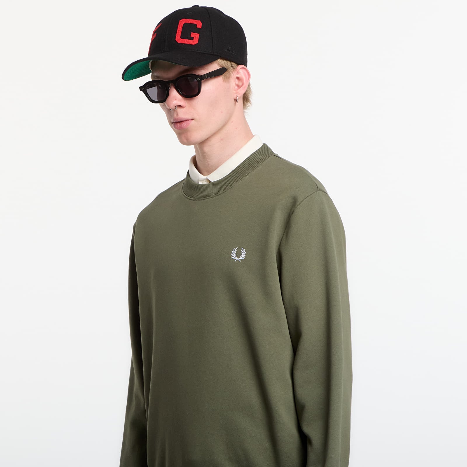 Mikinas ar kapuci un sporta krekli Fred Perry Crew Neck Sweatshirt Green