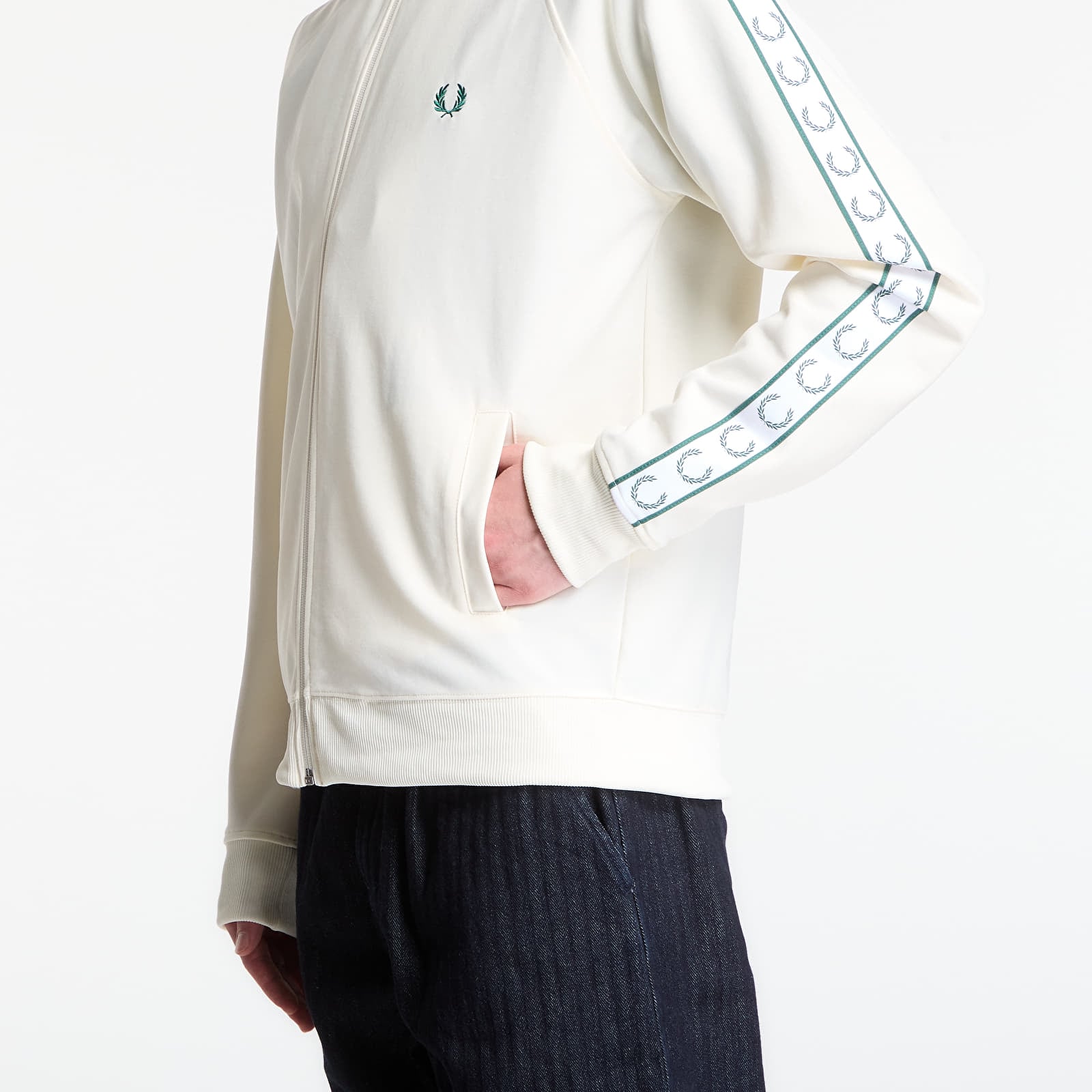 Pánske bundy Fred Perry Contrast Tape Track Jacket Ecru