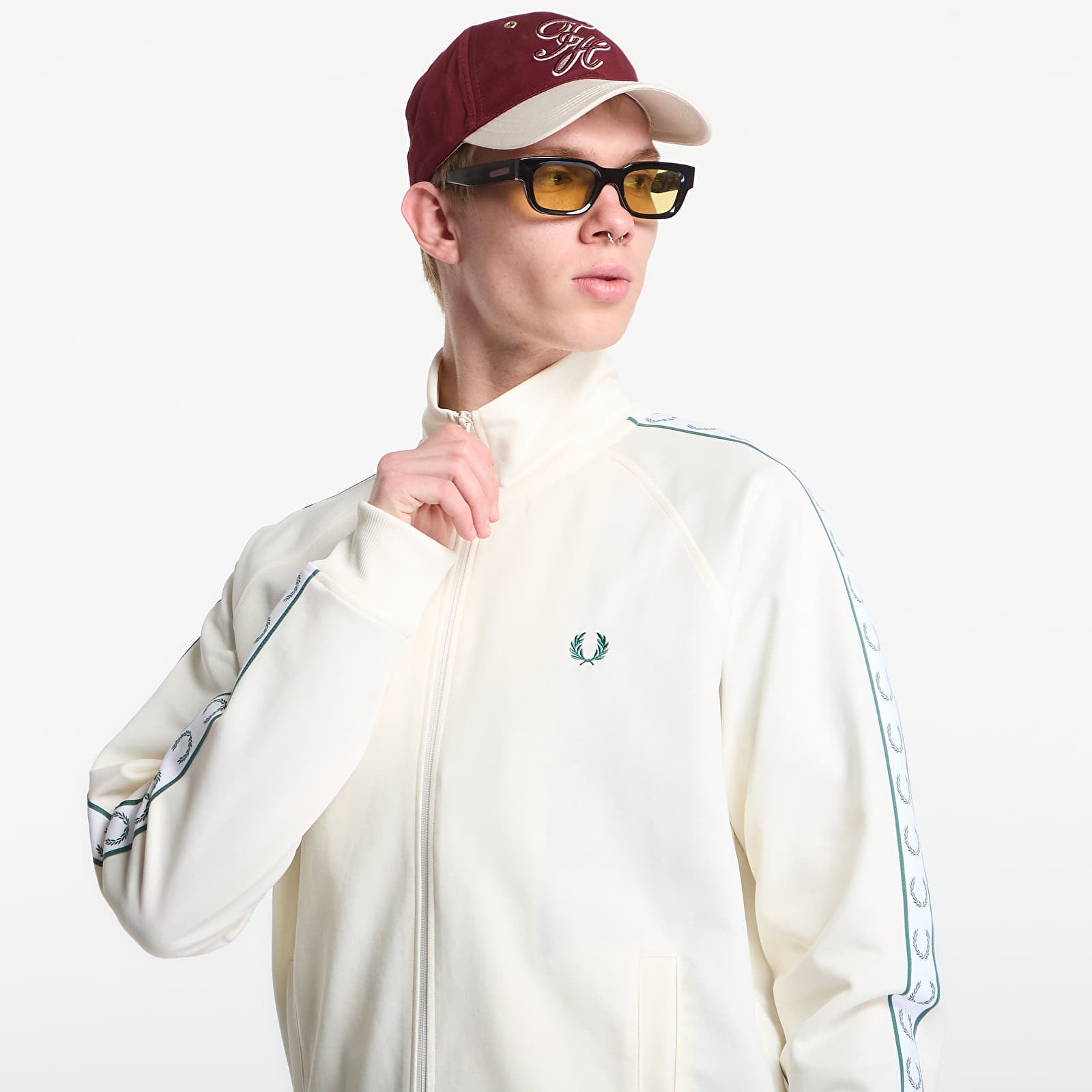 Pánske bundy Fred Perry Contrast Tape Track Jacket Ecru