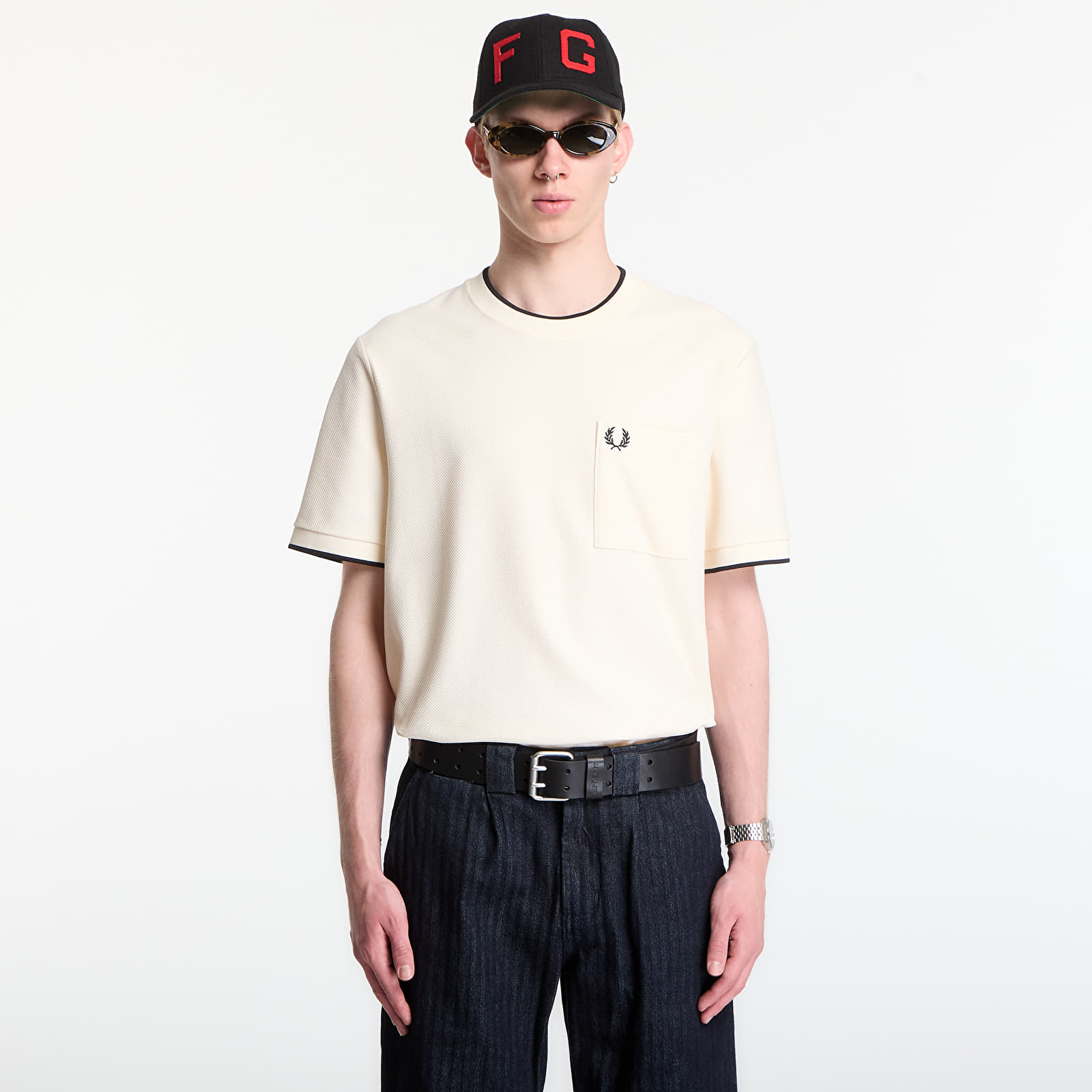 Miesten T-paidat Fred Perry Pocket Detail Pique T-Shirt Ecru