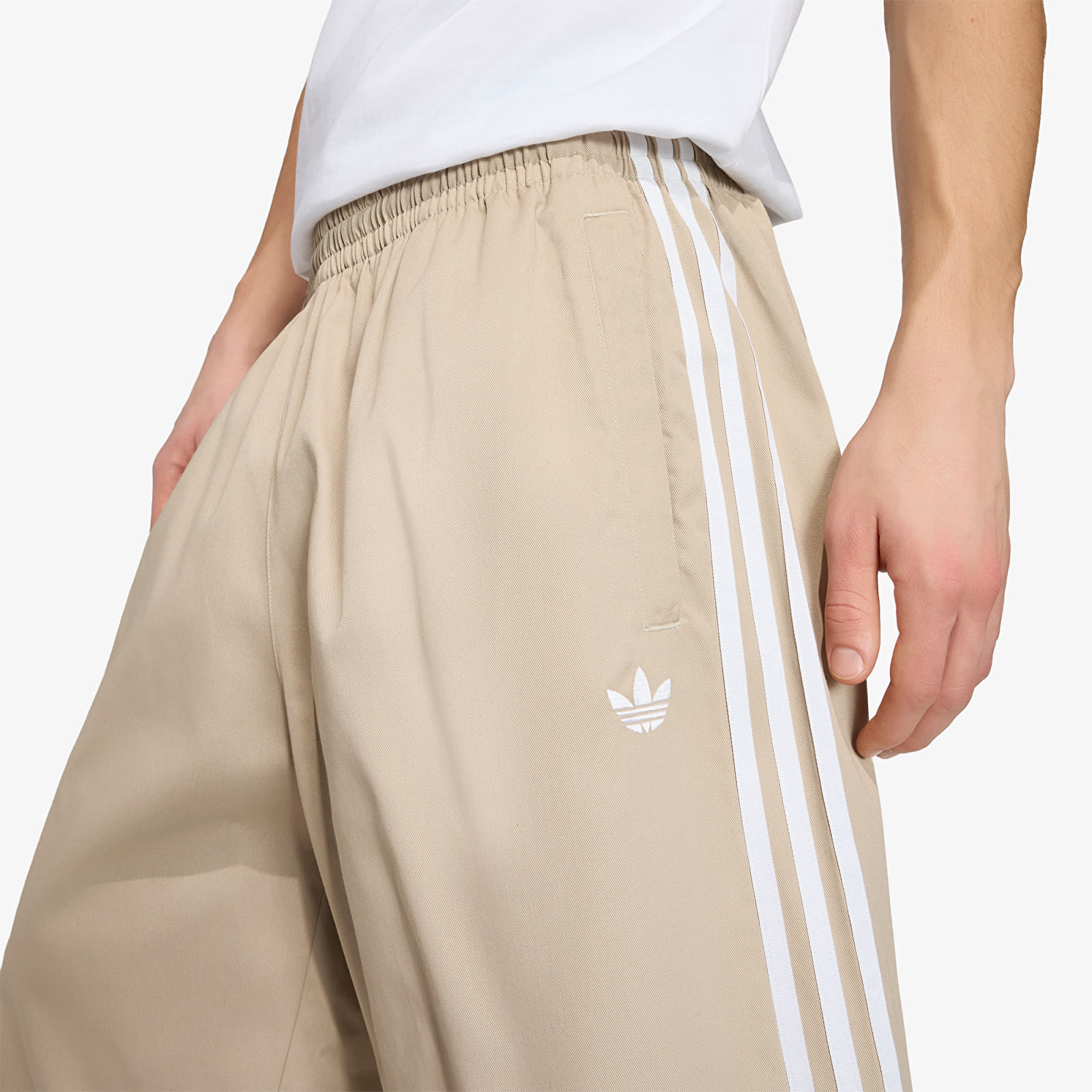 Vīriešu šorti adidas Twill Shrt Khaki Three