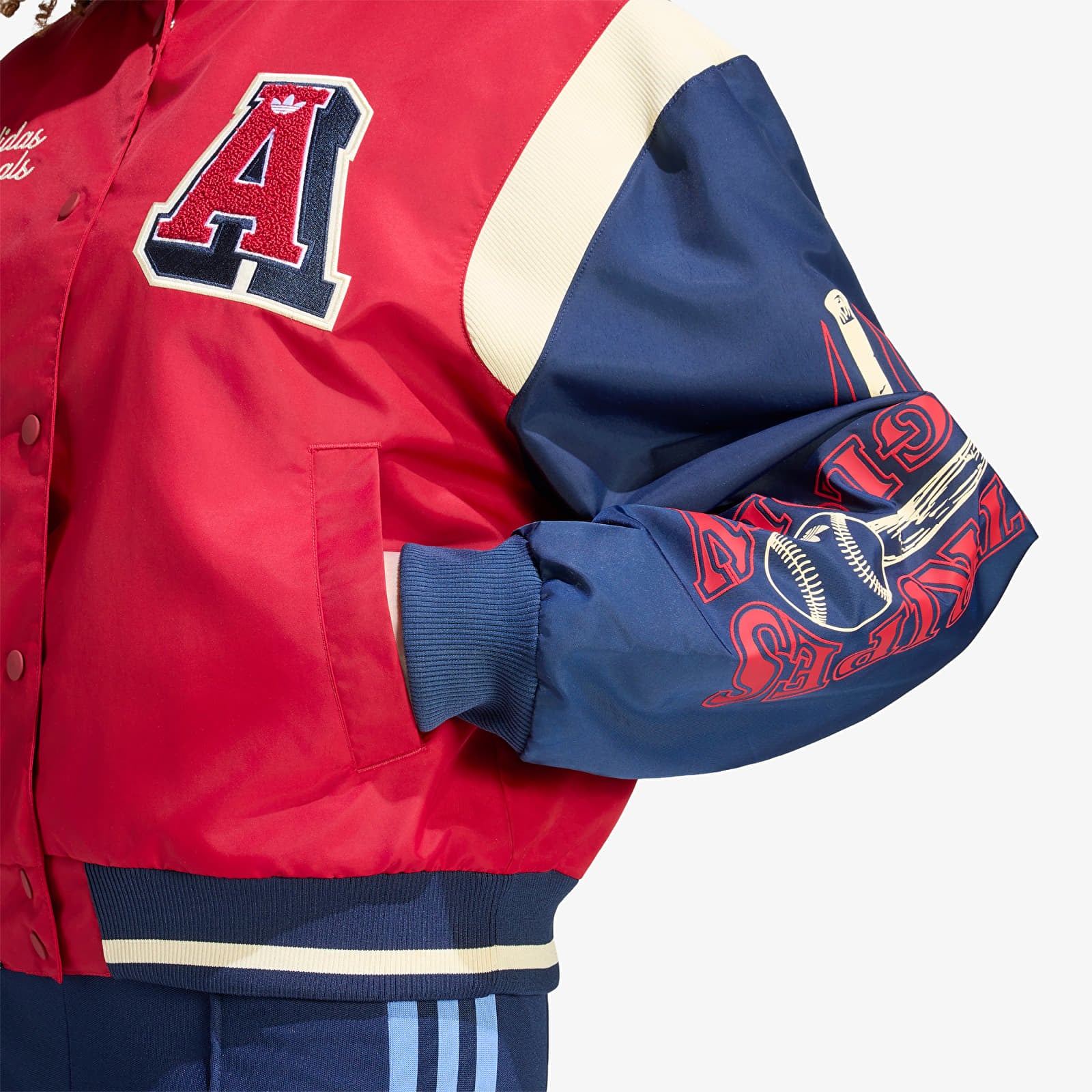 Vestes bomber femme adidas Jkt With Badges Team Victory Red/ Night Indigo