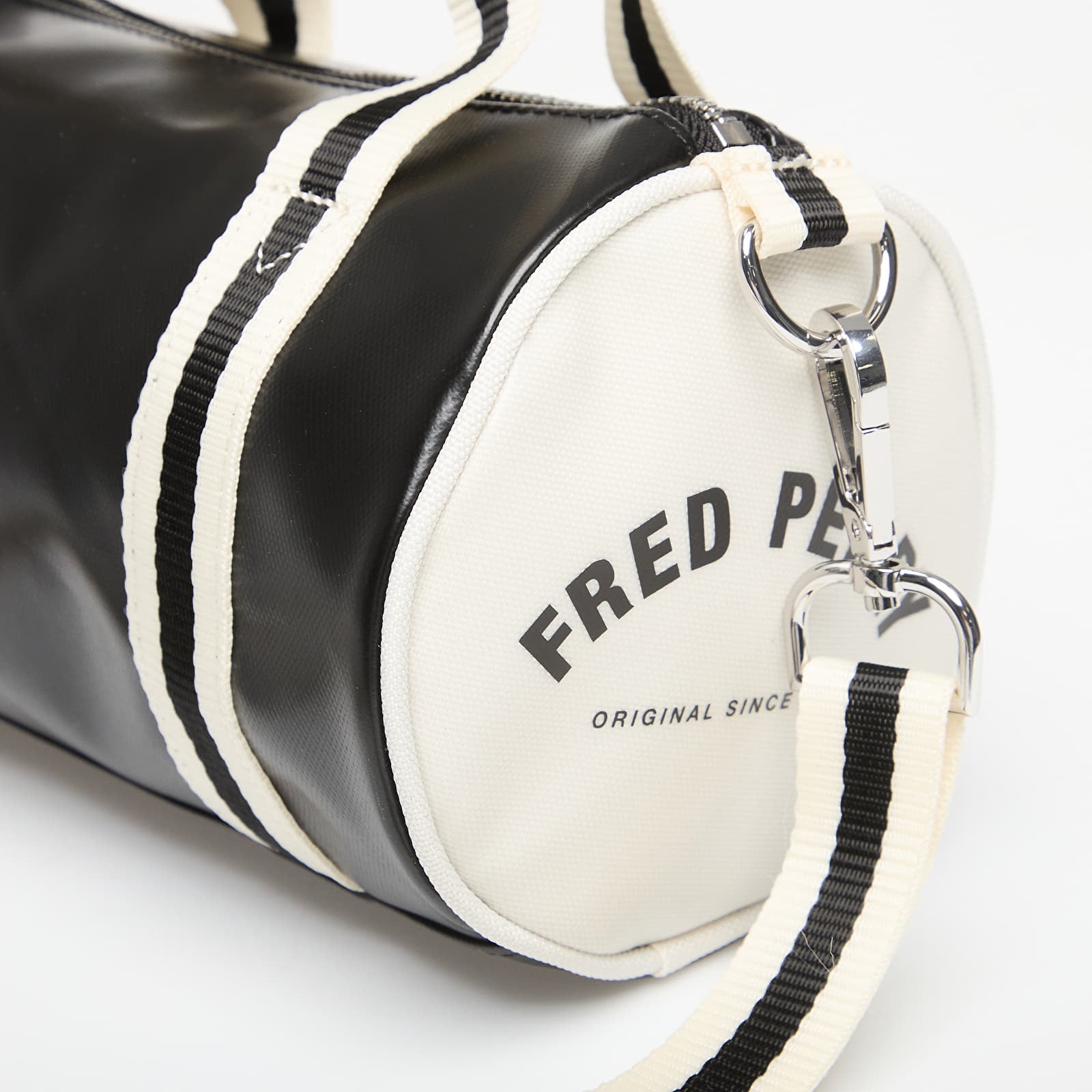 Umhängetaschen für Männer Fred Perry Classic Mini Barrel Bag Black/ Ecru