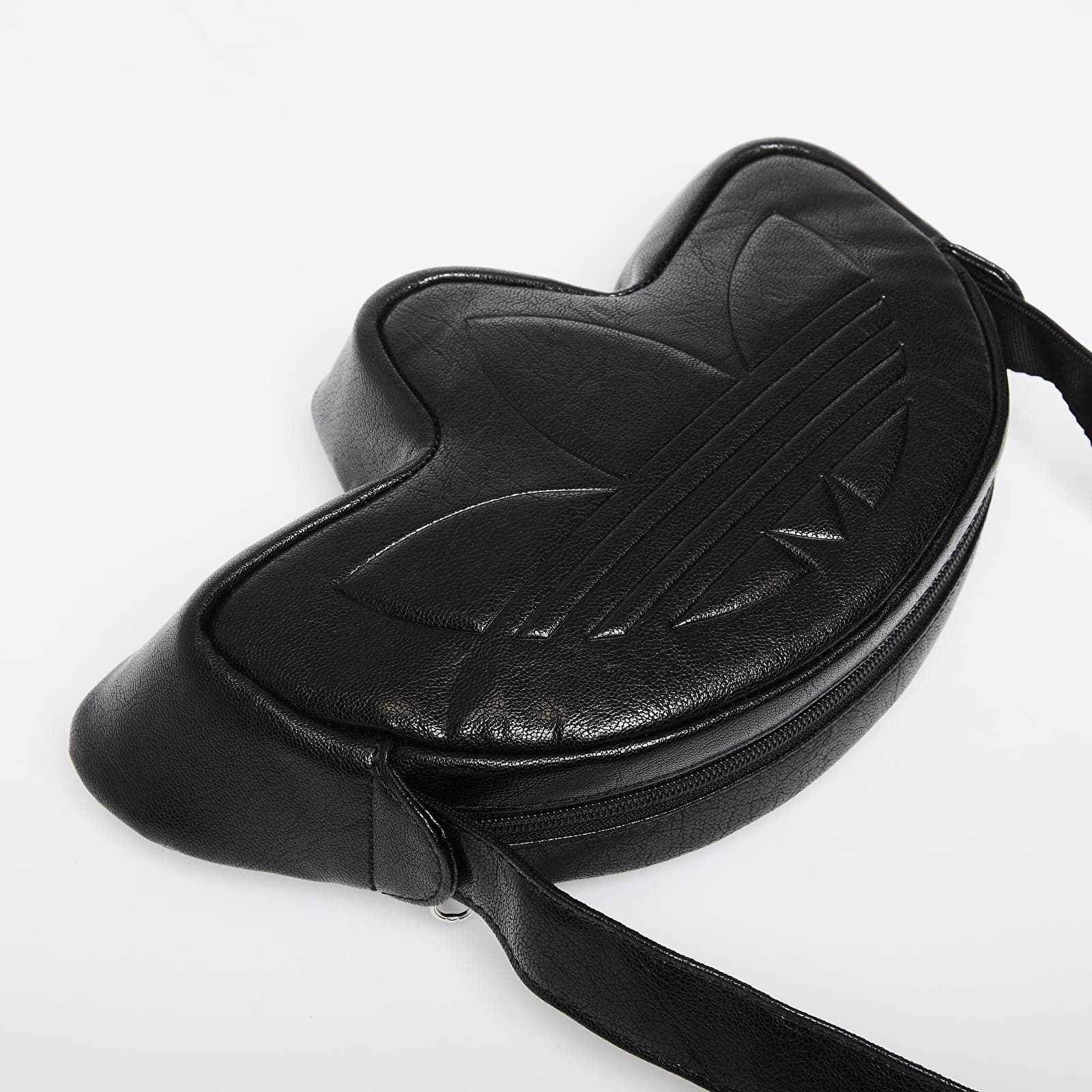 Kézitáskák adidas Trefoil Bag Metallic Pu Black