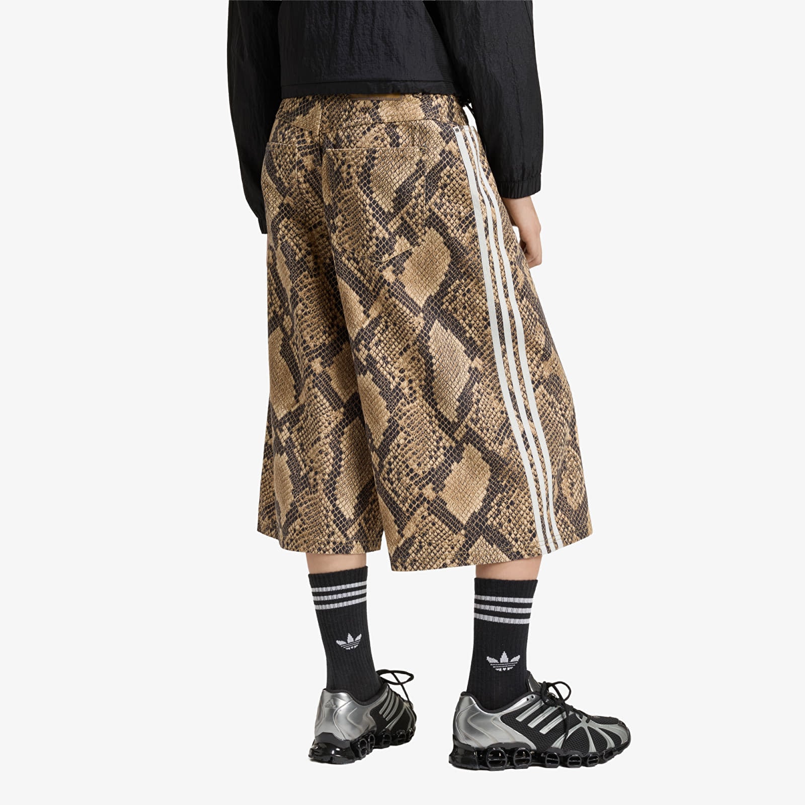 Moteriški šortai adidas Snake Print Denim Bermuda Shorts Linen/ Magic Beige
