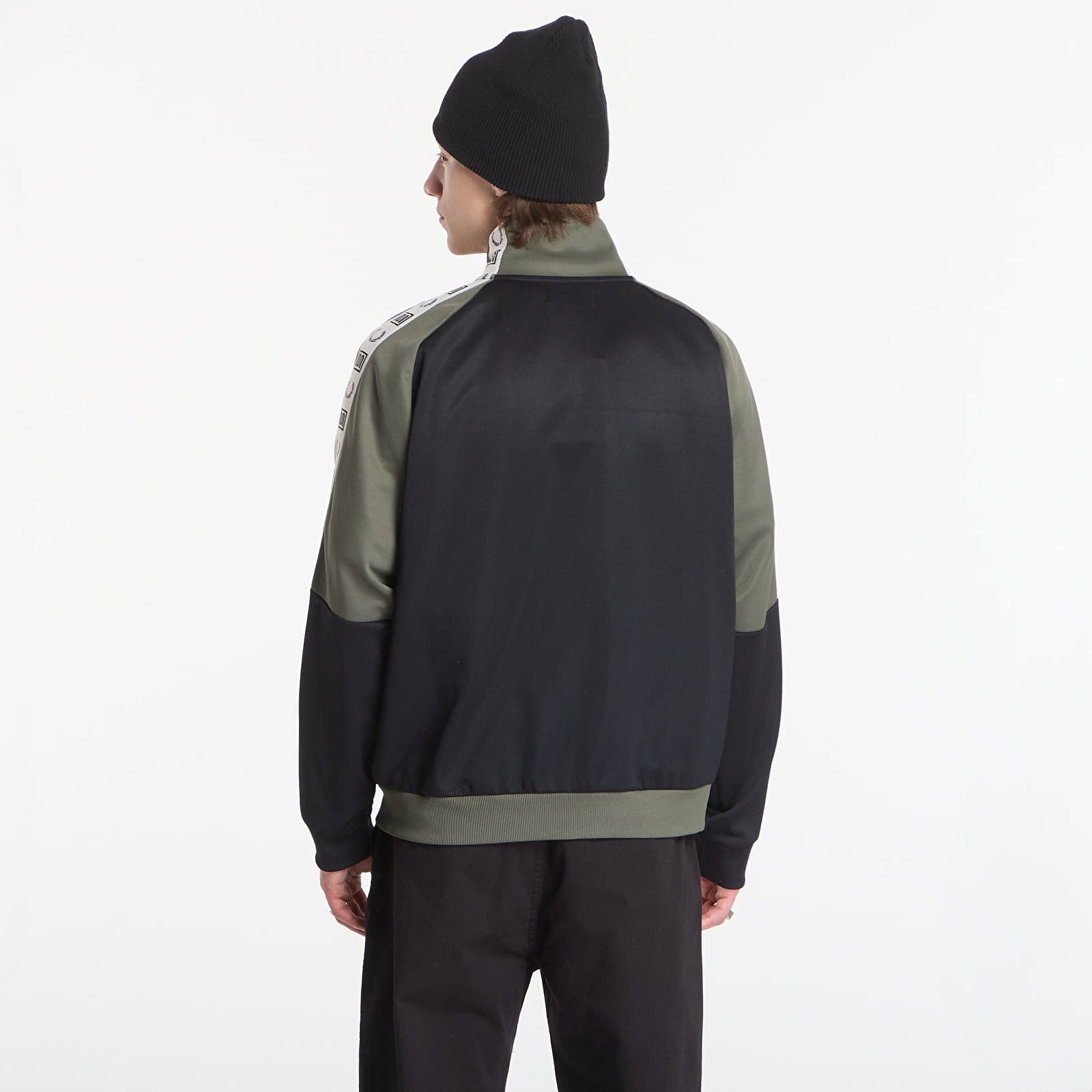 Men's jackets Fred Perry Meyba Taped Raglan Trackjacket Black