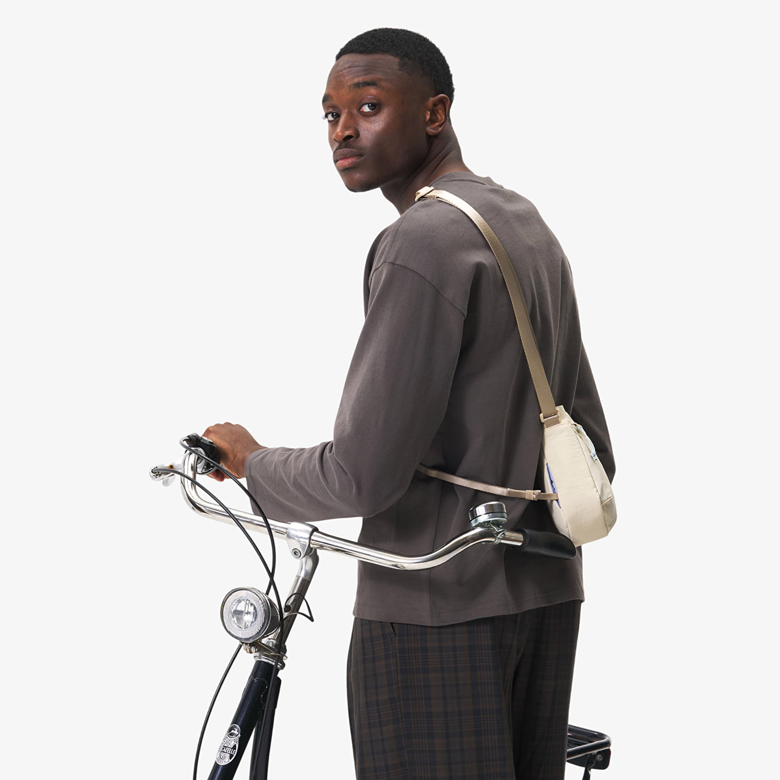 Umhängetaschen für Männer AEVOR Easy Ride Pouch Off-White