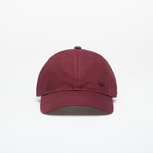 Keps adidas Everyday Icons Cap With Tonal Metal Trefoil Maroon