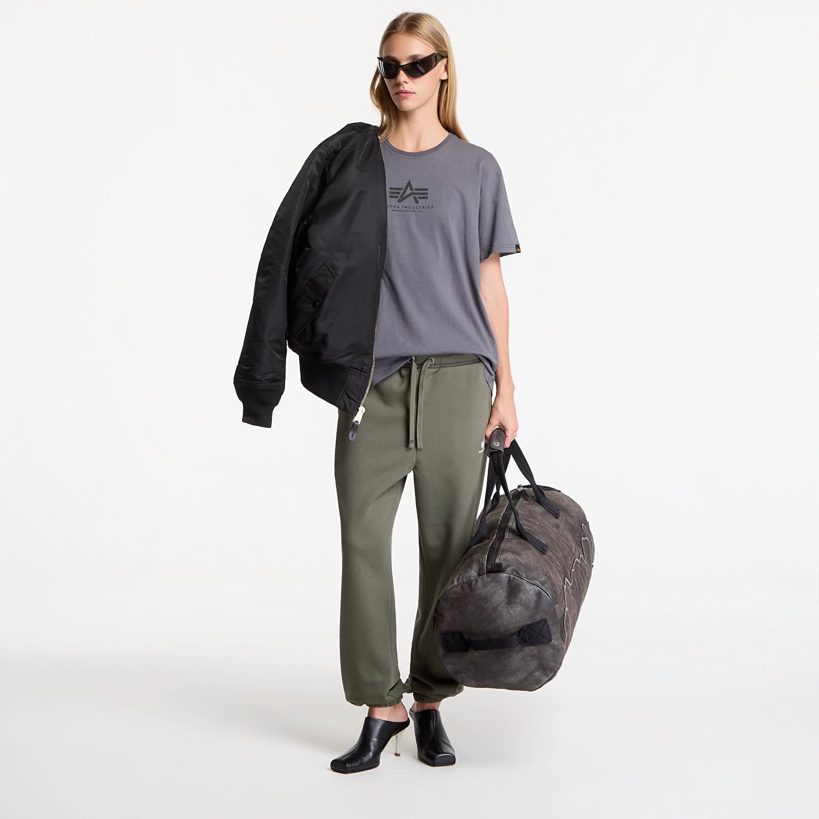 Ανδρικά μπλουζάκια Alpha Industries Basic T-Shirt Contrast Stitch Grey Black/ Black