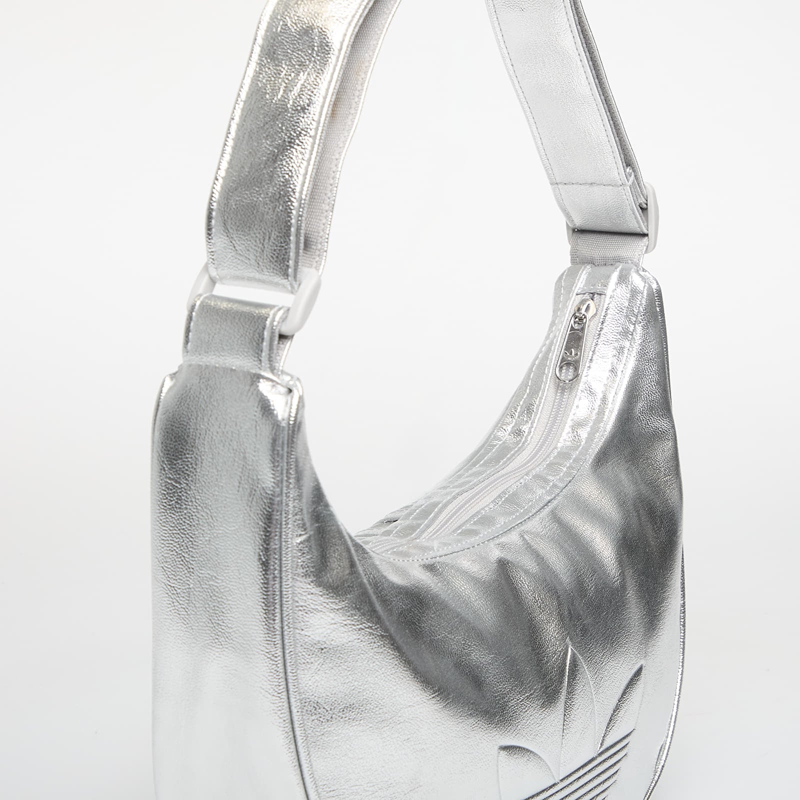 Vīriešu plecu somas adidas Adicolor Half Crescent Bag Metallic Pu Silver Met.