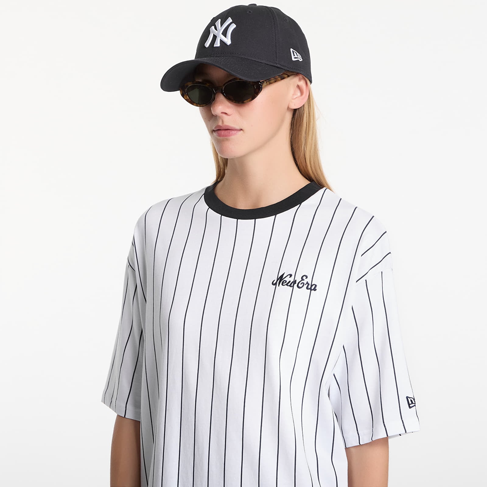 T-shirts homme New Era Pinstripe OS Tee UNISEX Optic White/ Navy
