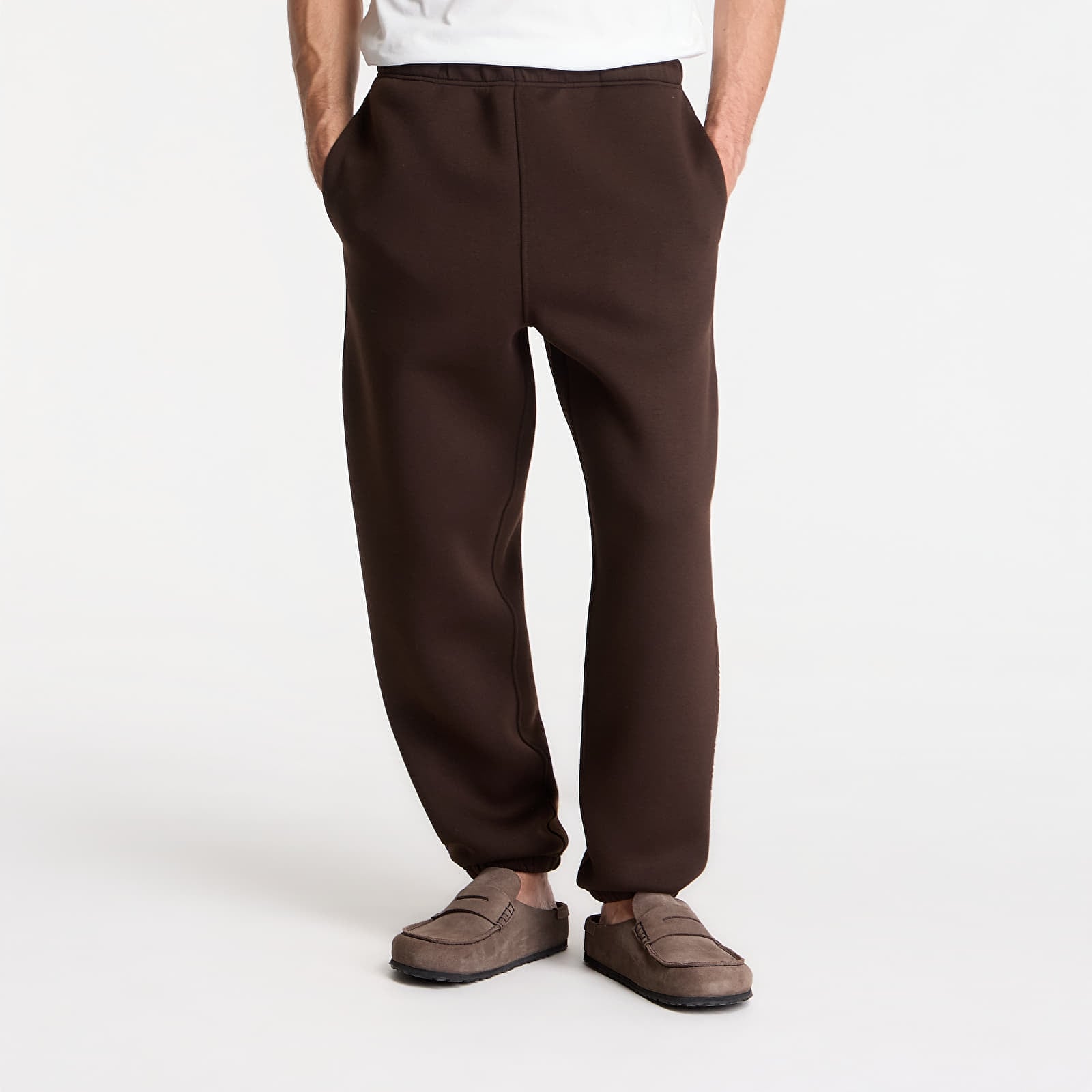 Trenirka hlače  Calvin Klein Cooling Spacer Embossed Logo Joggers Dark Coffee