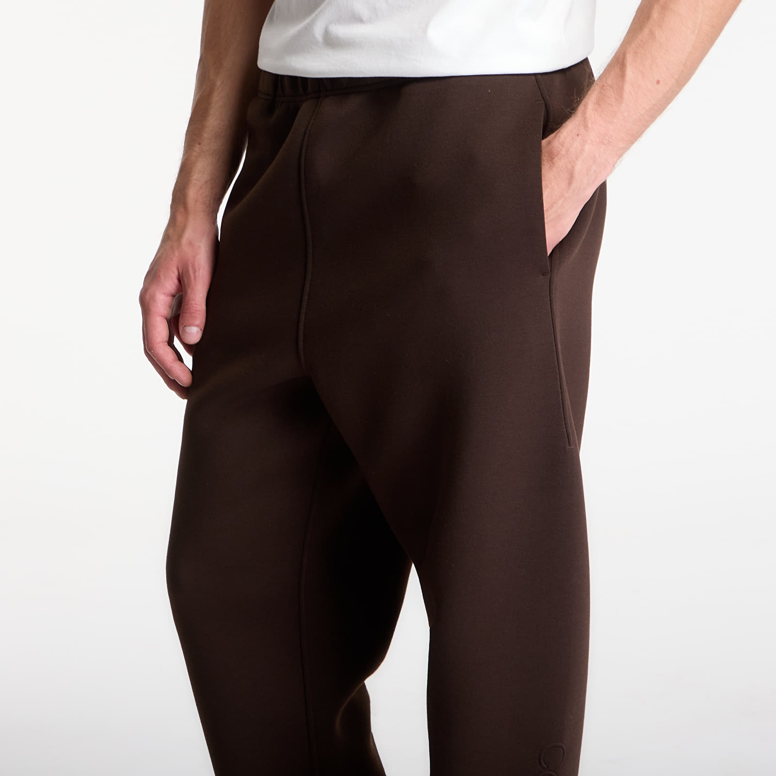 Trenirka hlače  Calvin Klein Cooling Spacer Embossed Logo Joggers Dark Coffee