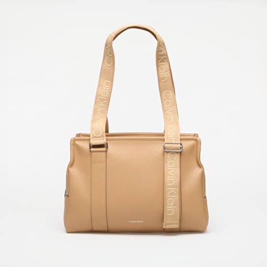 Calvin Klein Webbing Adj Strap Tote Tannin