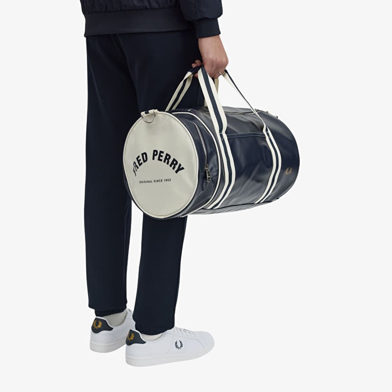 Väska Fred Perry Classic Barrel Bag Navy/ Ecru