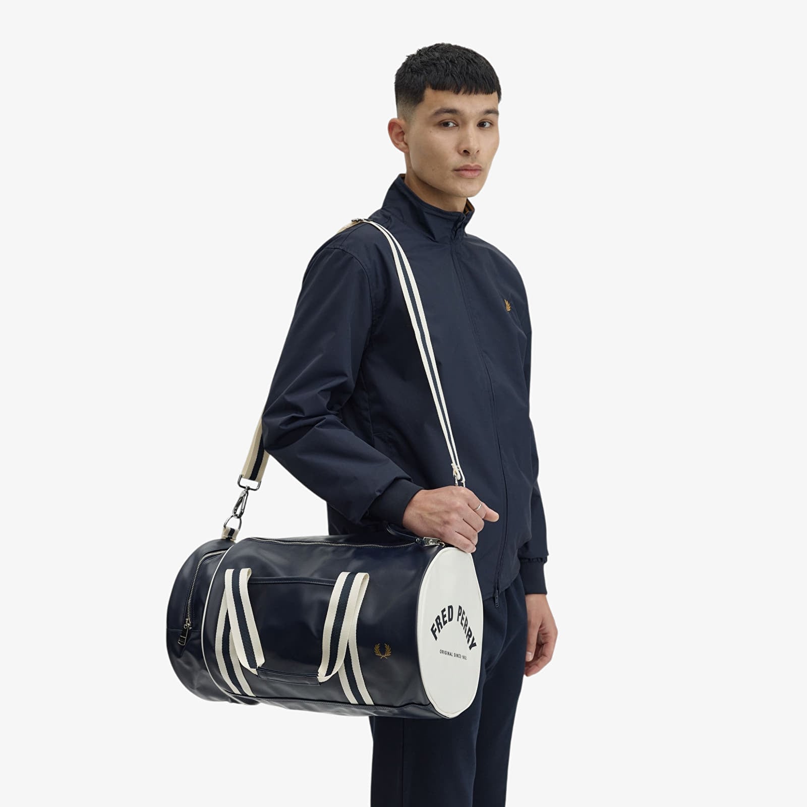 Men's Shoulder Bags Fred Perry Classic Barrel Bag Navy/ Ecru