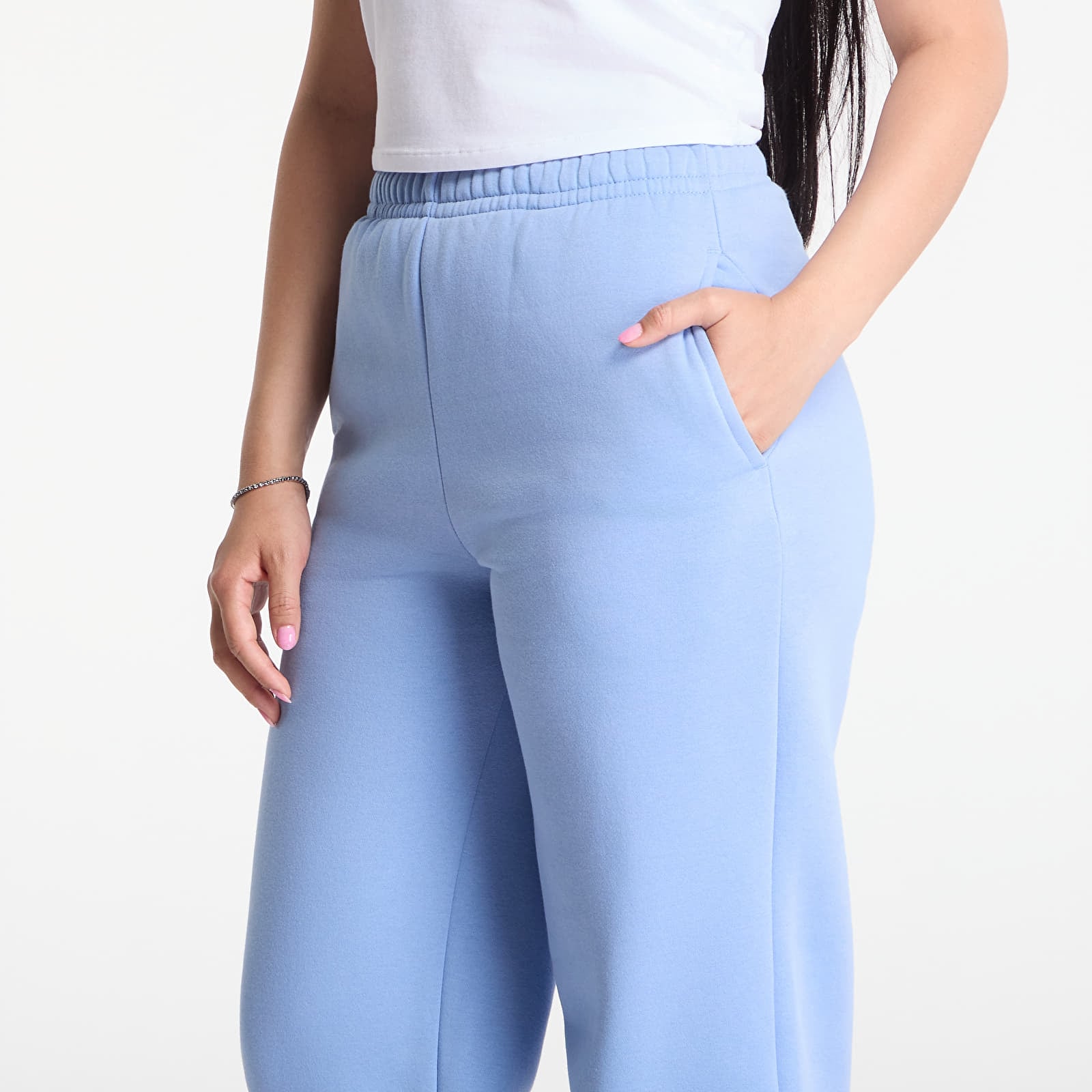 Pantaloni della tuta  Urban Classics Fluffy Sweatpants Powder Blue