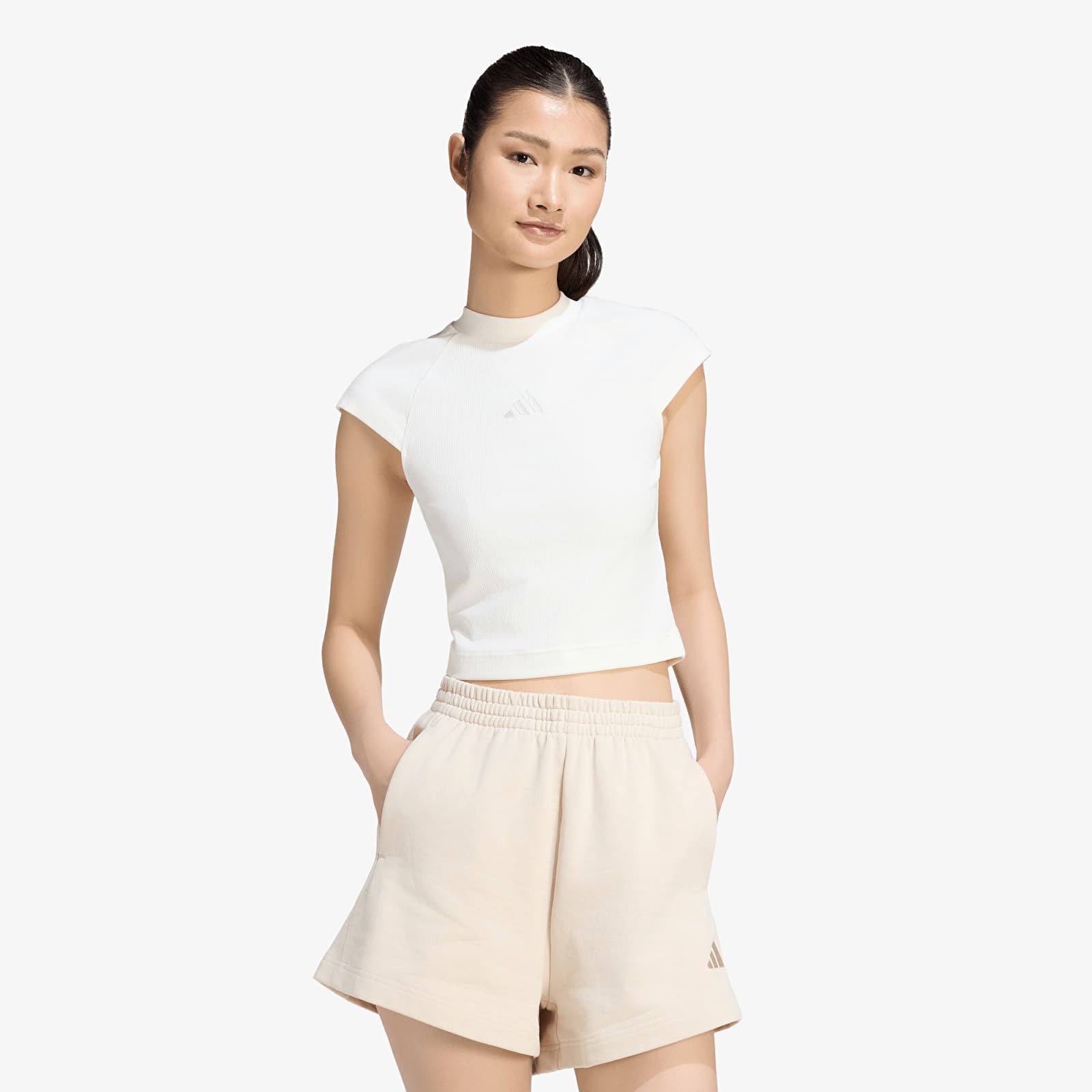 Женские футболки adidas Kit Small Logo Rib T-Shirt Off White