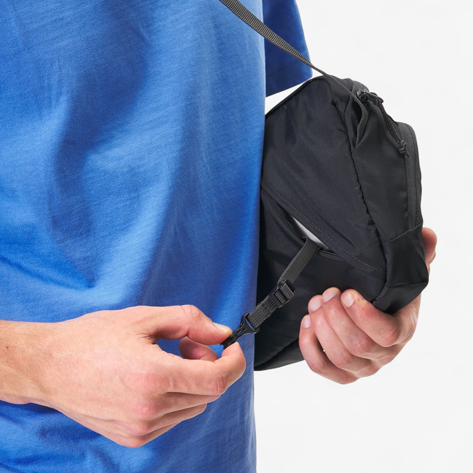 Мъжки чанти за рамо AEVOR Sacoche Bag Ripstop Charcoal Black