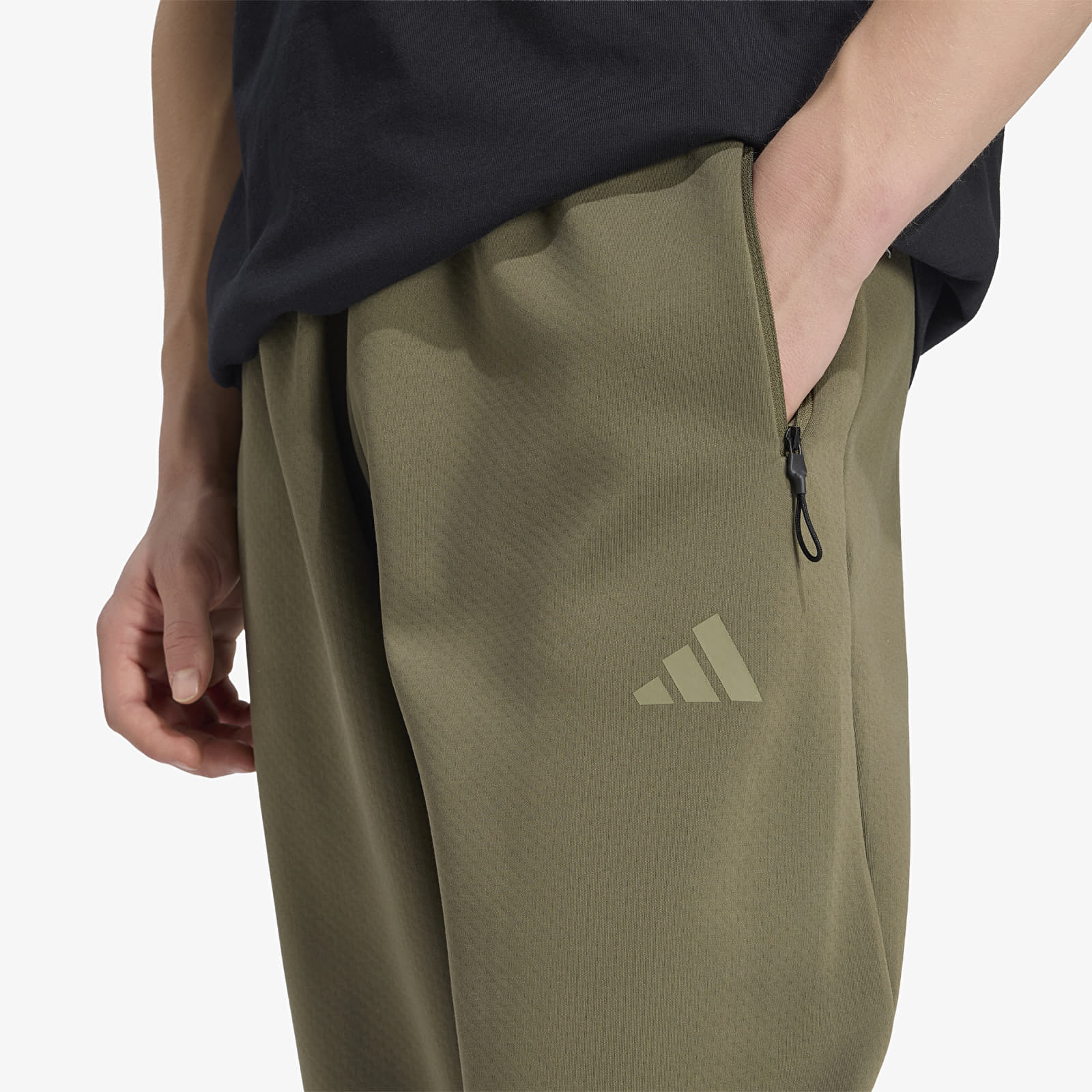 Träningsbyxor för män adidas Z.N.E. Pant Olive Strata