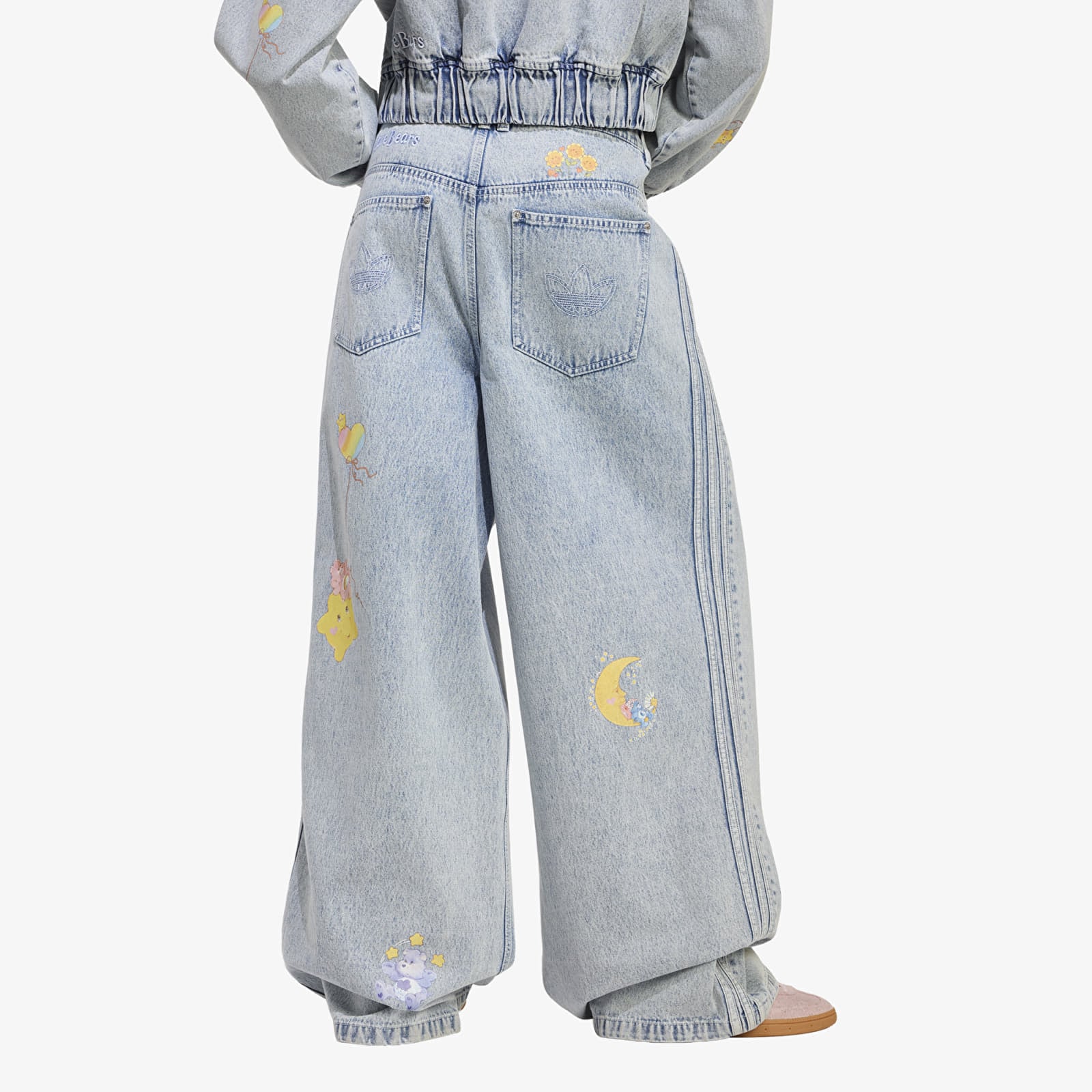 Dámske jeans adidas x Care Bears Care Bear High Rise Wide Leg Denim Pant Clear Sky