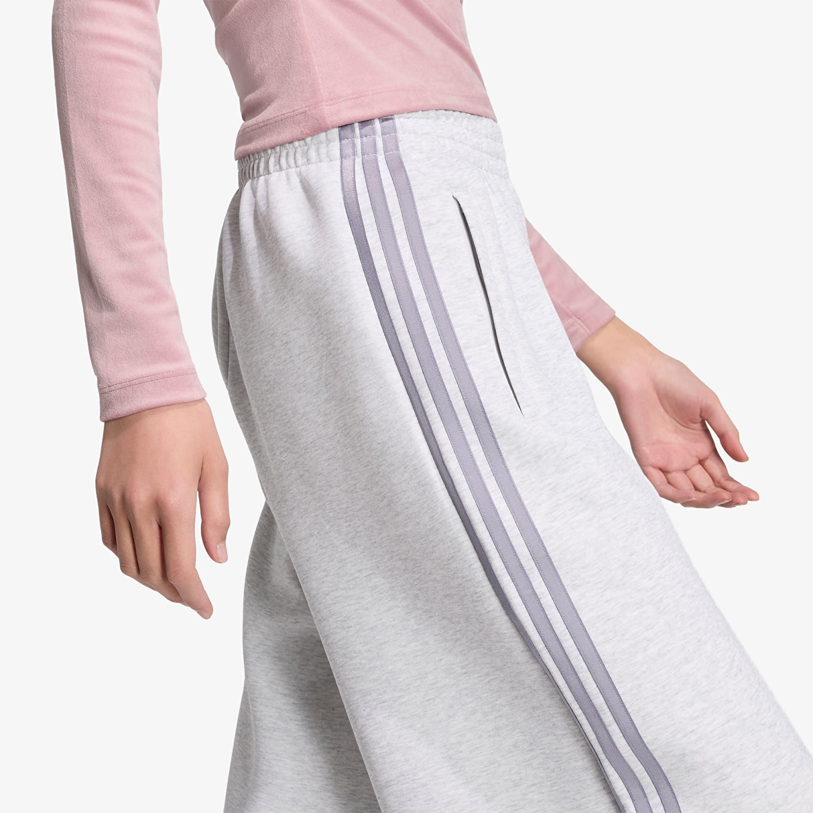 Sieviešu treniņbikses adidas Spacer Trackpants Light Grey Heather/ Reflective Silver/ Slate/ Lgh Solid Grey