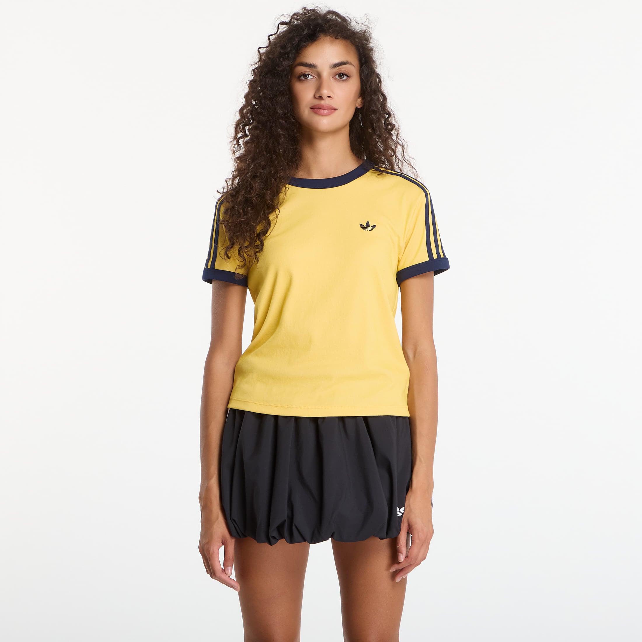 T-shirt adidas Heather 3-Stripes Cali T-Shirt Warm Vanilla Bold Gold Night Indigo L 40 €
