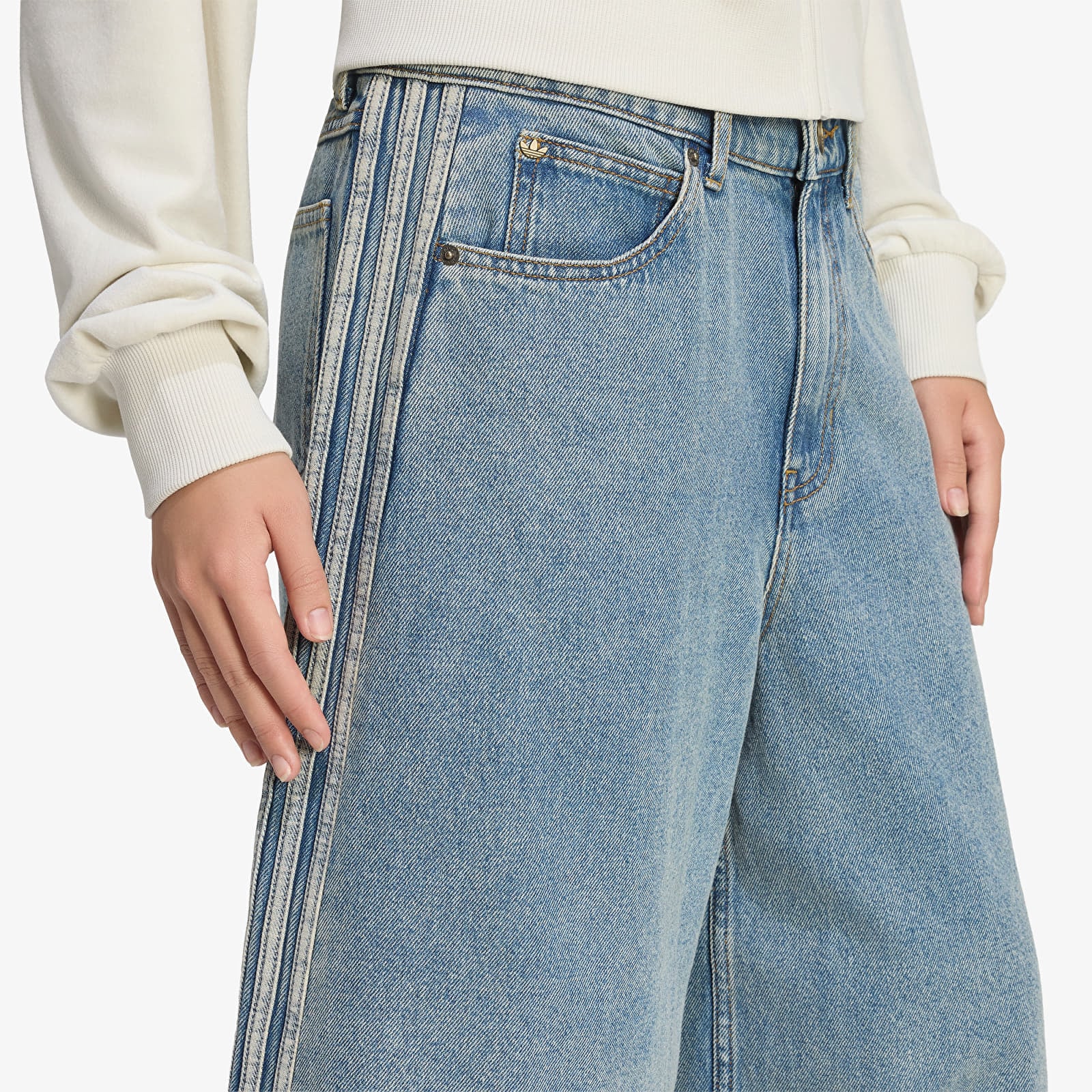 Sieviešu šorti adidas Mid Rise Denim Jorts Worn Blue Denim