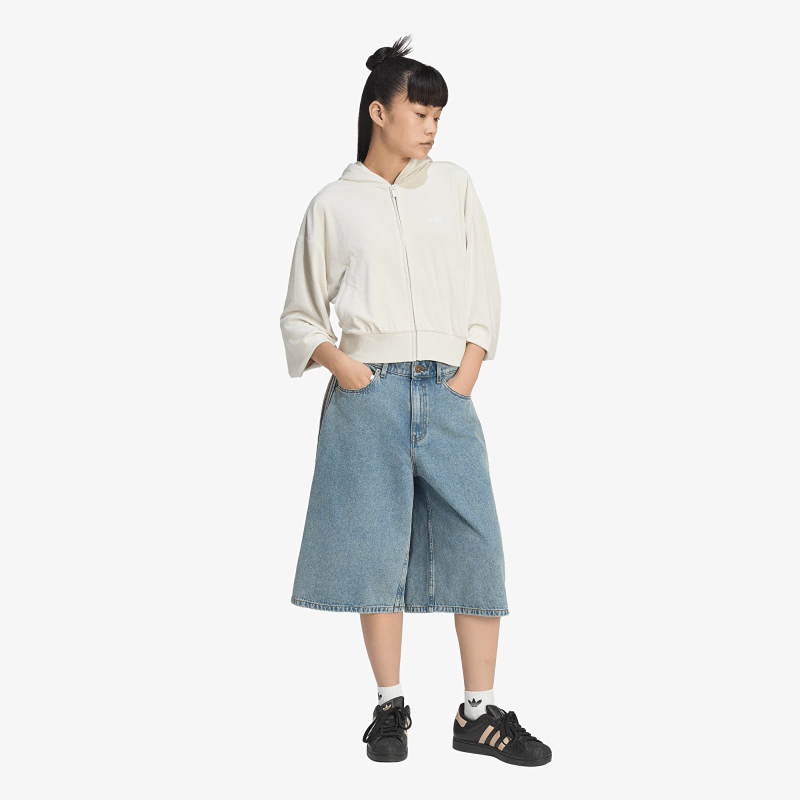 Sieviešu šorti adidas Mid Rise Denim Jorts Worn Blue Denim